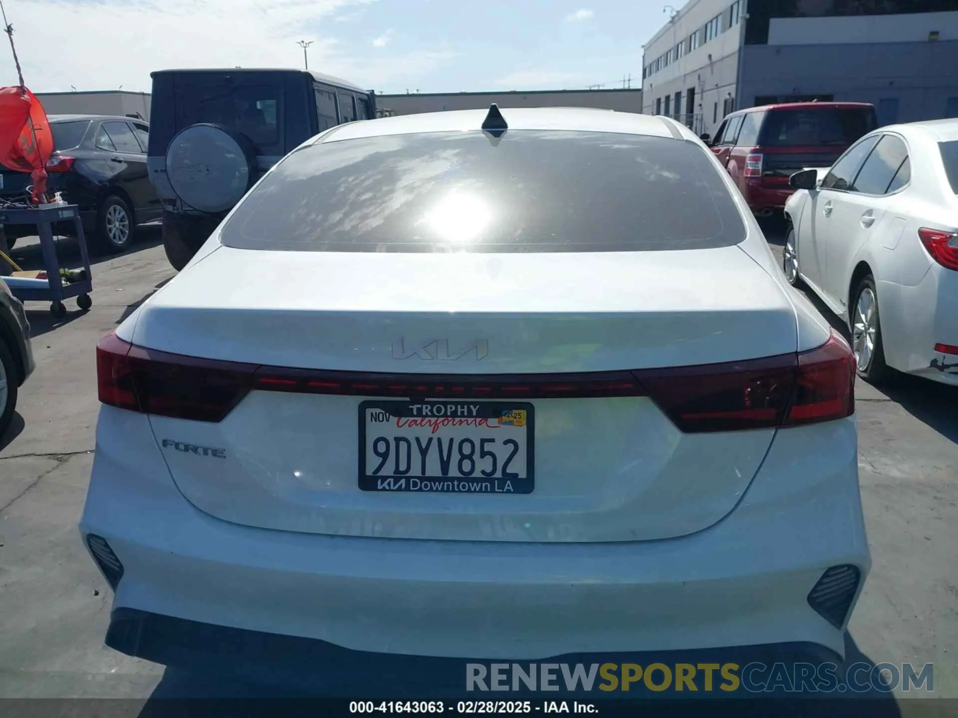 17 fotografías del automóvil dañado 3KPF24AD7PE551055 KIA FORTE 2023