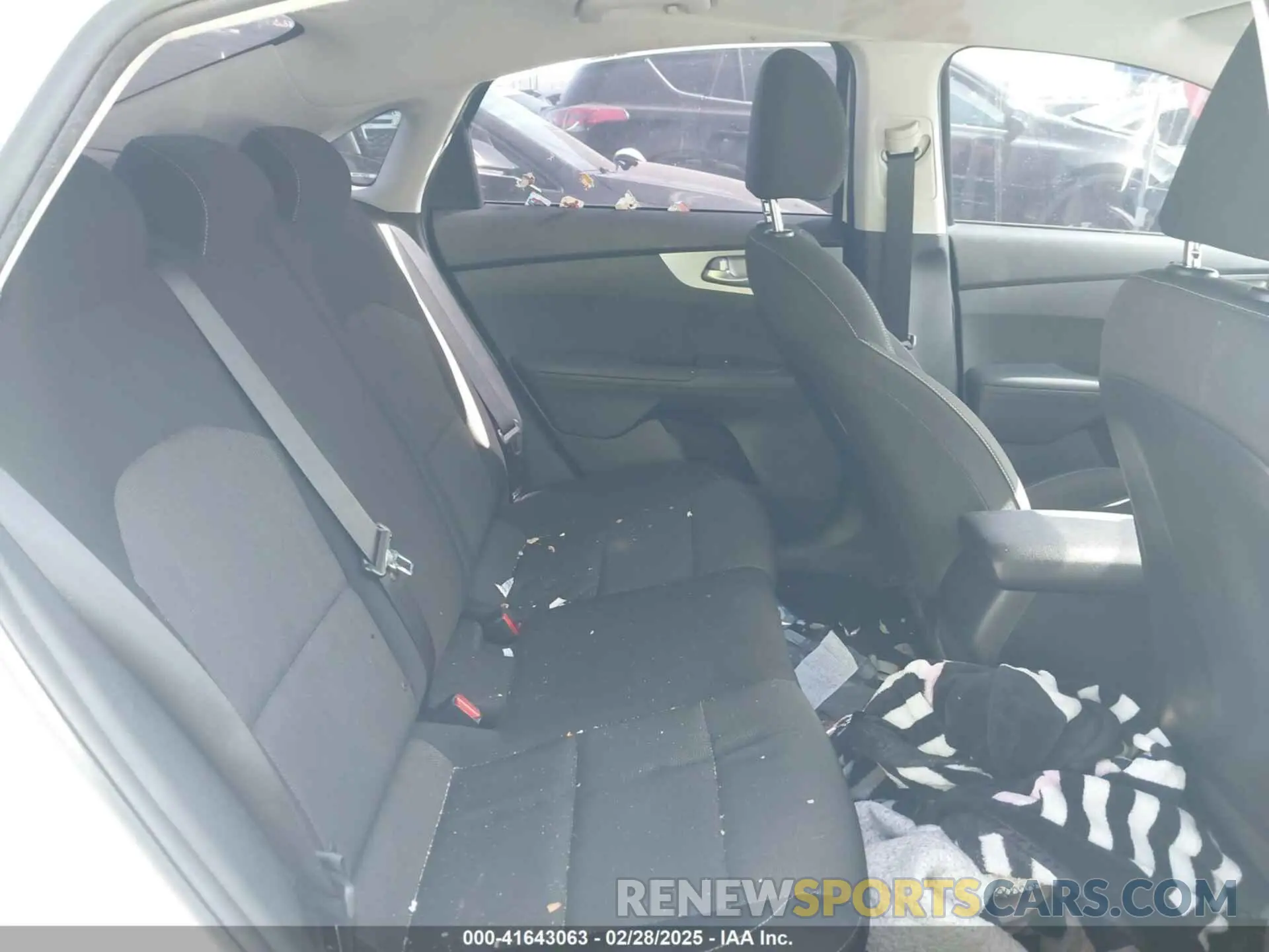 8 fotografías del automóvil dañado 3KPF24AD7PE551055 KIA FORTE 2023