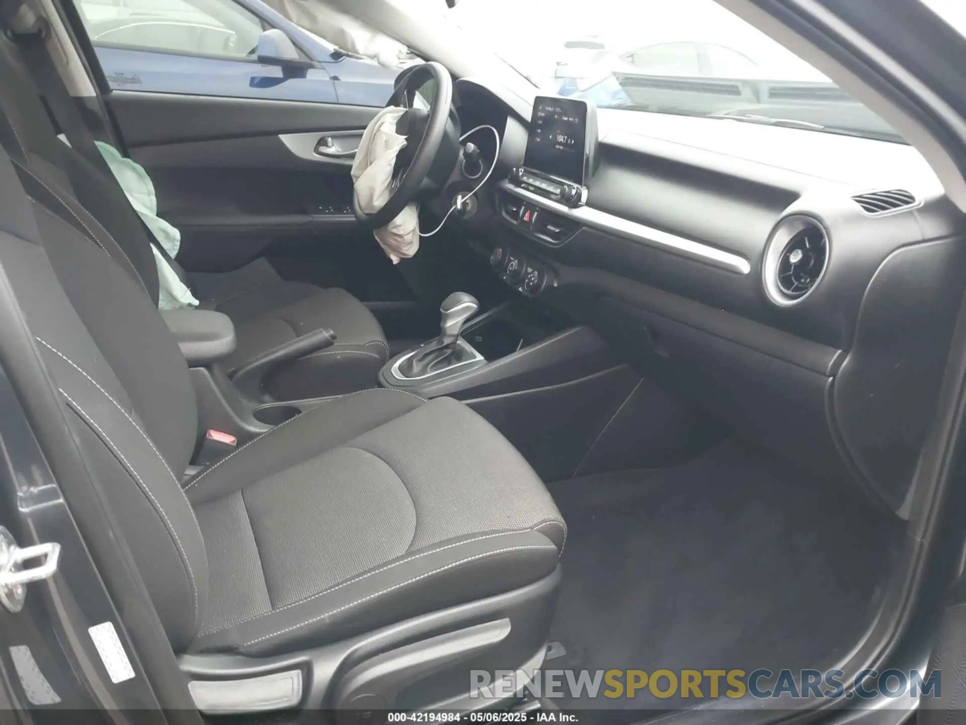 5 fotografías del automóvil dañado 3KPF24AD7PE563187 KIA FORTE 2023