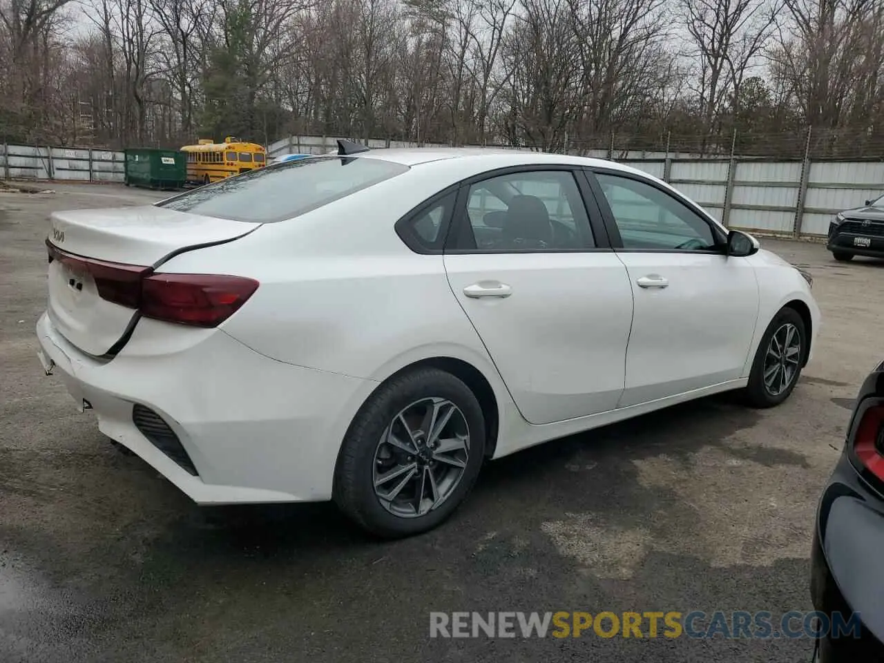 3 fotografías del automóvil dañado 3KPF24AD7PE575937 KIA FORTE 2023