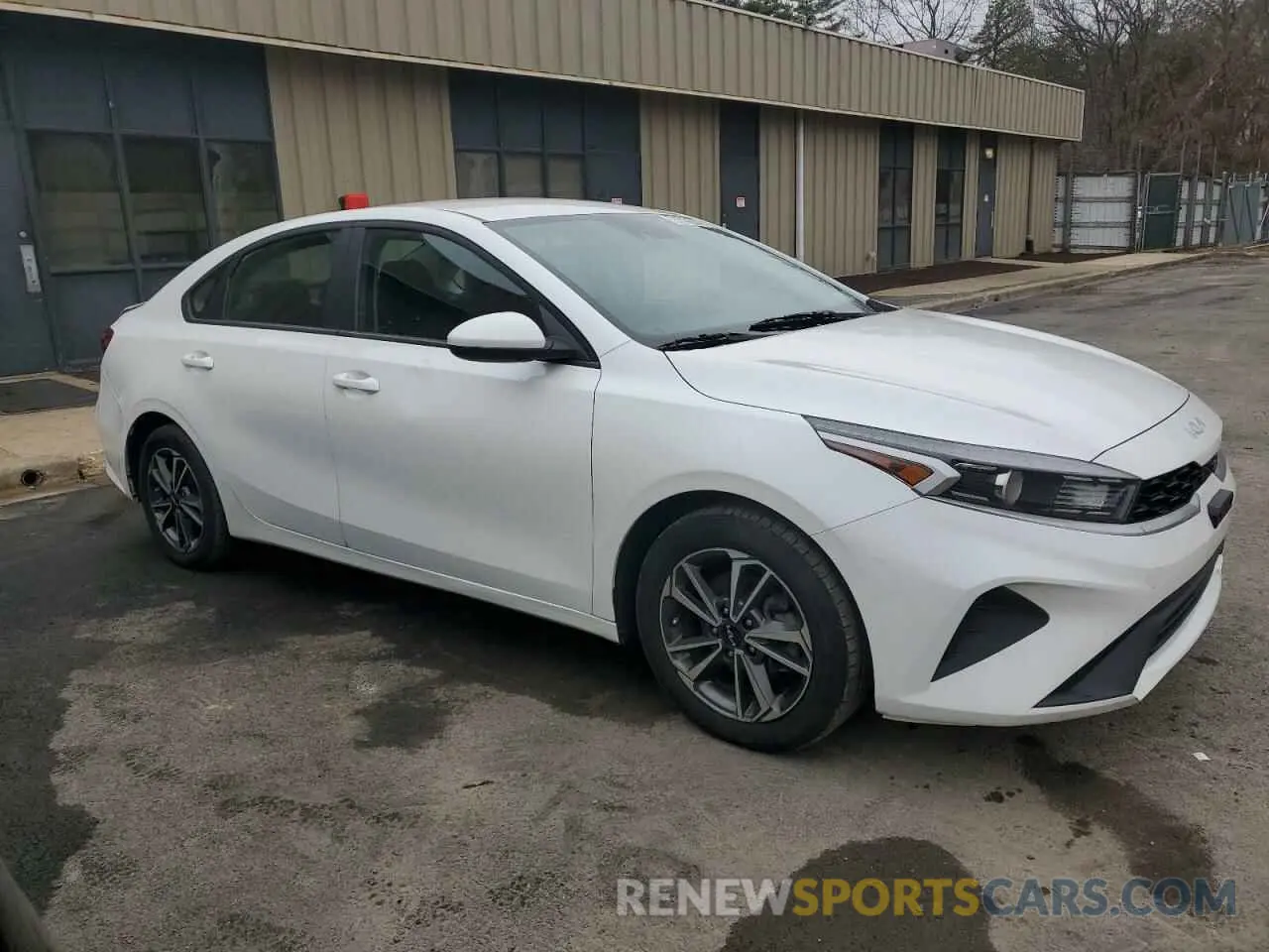 4 fotografías del automóvil dañado 3KPF24AD7PE575937 KIA FORTE 2023