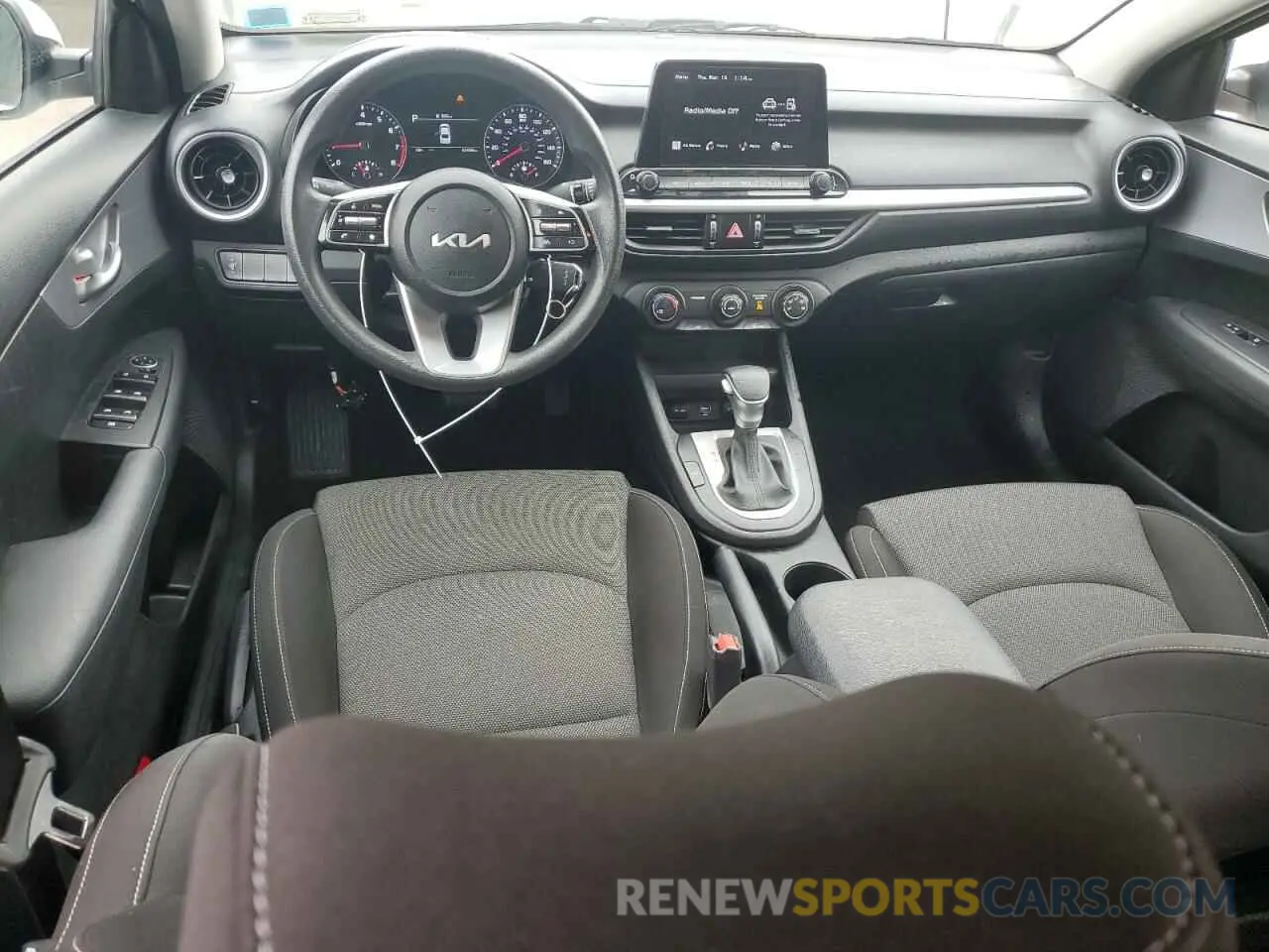 8 fotografías del automóvil dañado 3KPF24AD7PE575937 KIA FORTE 2023