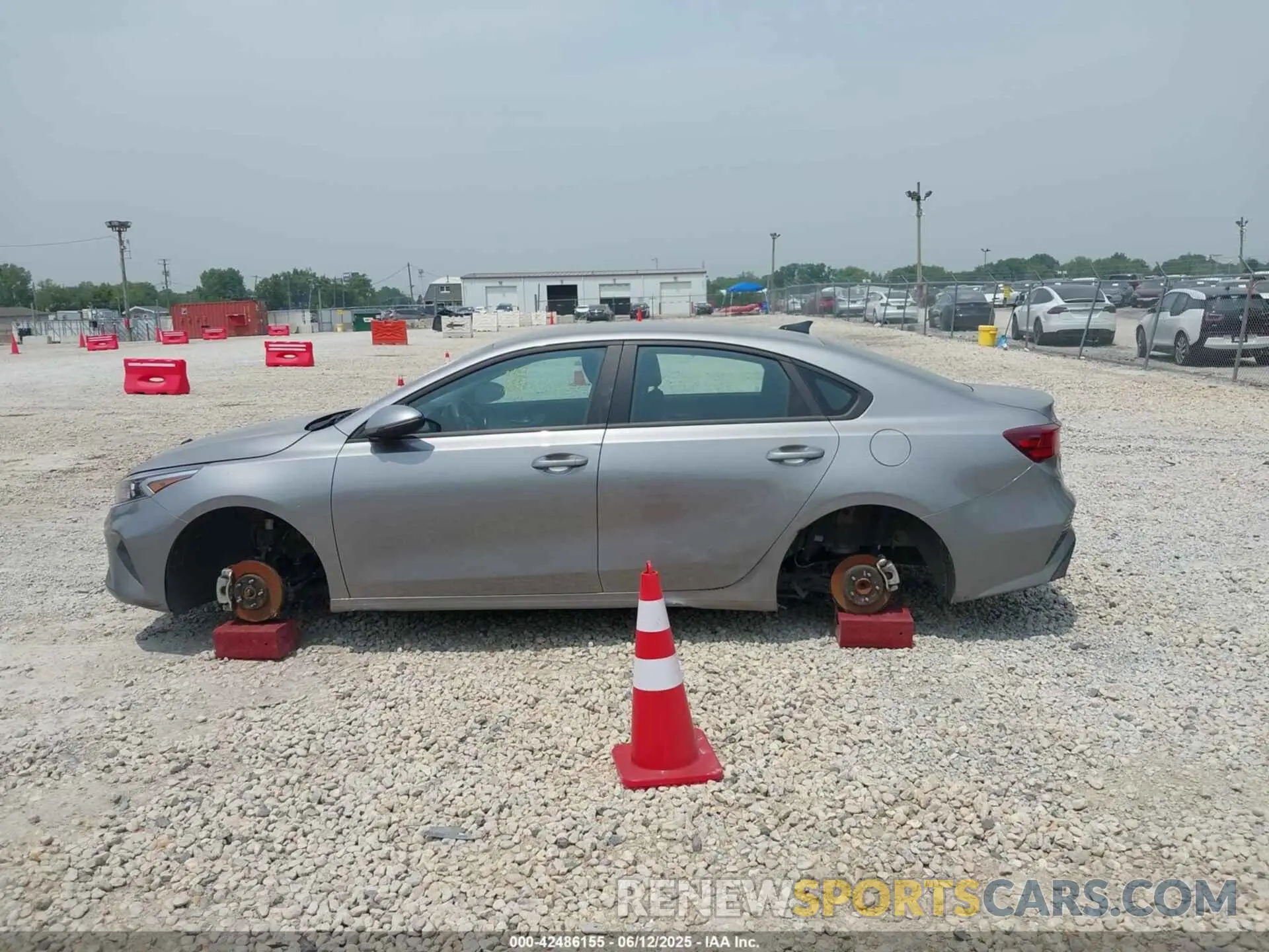 14 fotografías del automóvil dañado 3KPF24AD7PE587120 KIA FORTE 2023