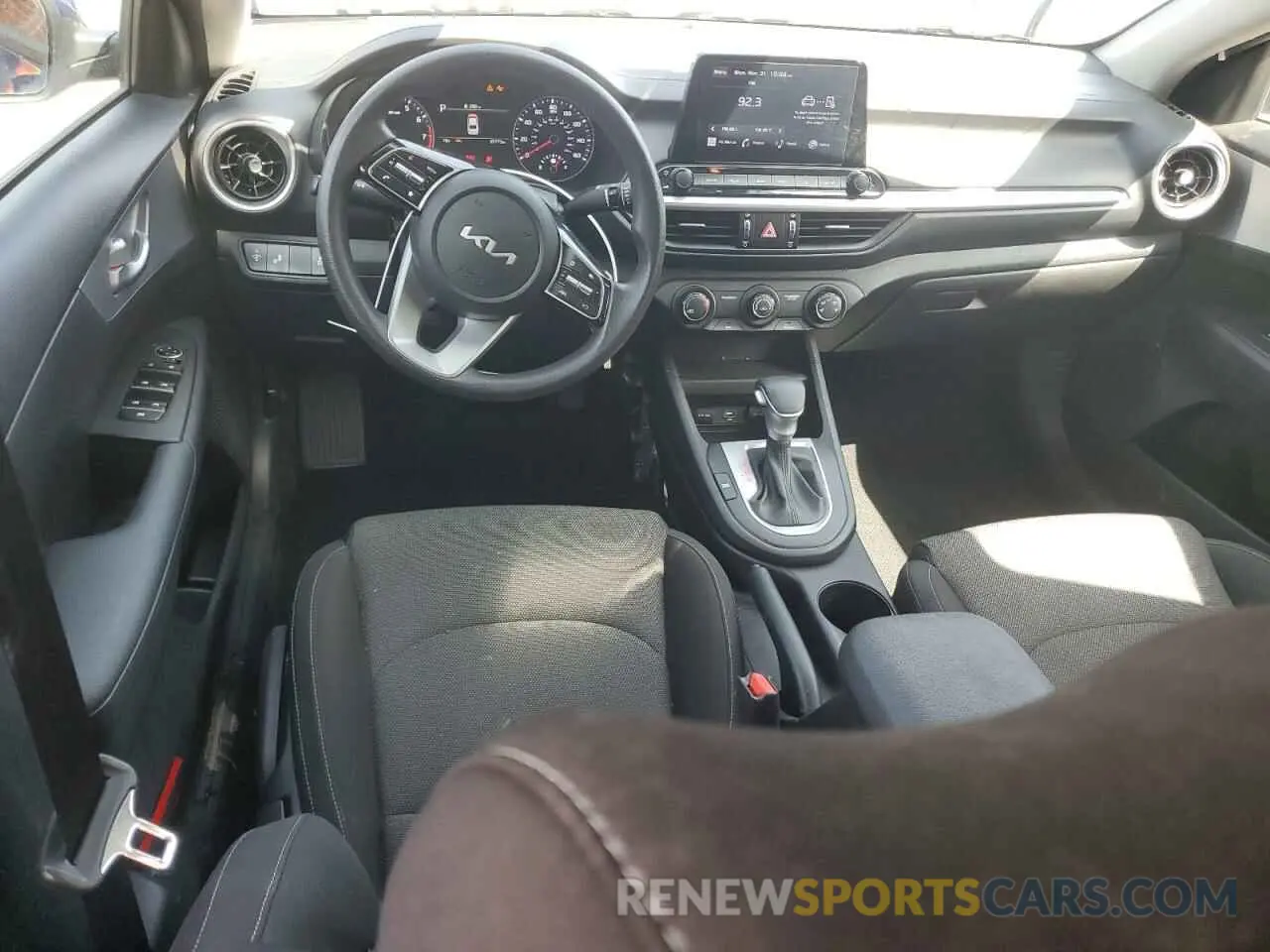 8 fotografías del automóvil dañado 3KPF24AD7PE604952 KIA FORTE 2023