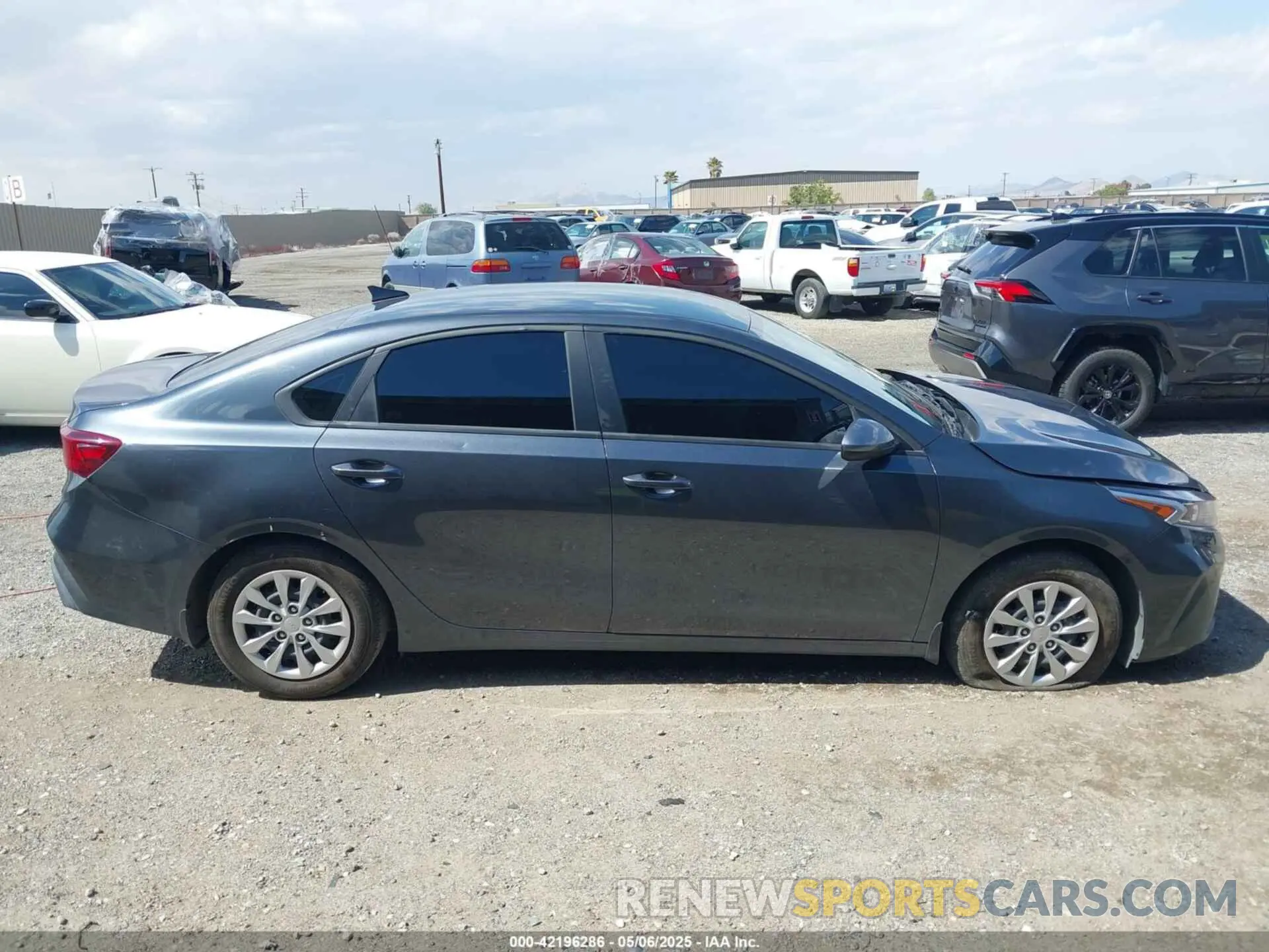 13 fotografías del automóvil dañado 3KPF24AD7PE609231 KIA FORTE 2023