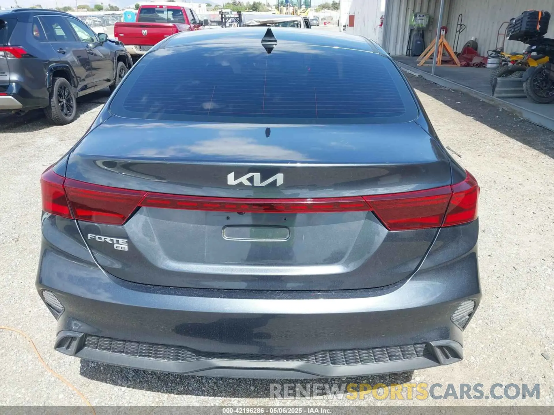 16 fotografías del automóvil dañado 3KPF24AD7PE609231 KIA FORTE 2023