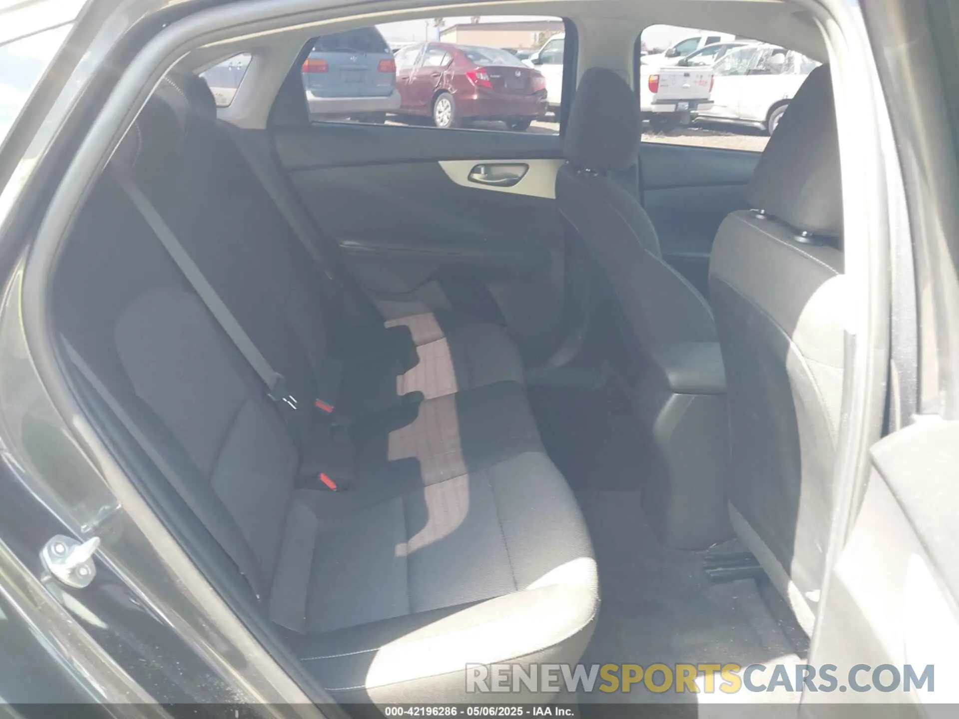 8 fotografías del automóvil dañado 3KPF24AD7PE609231 KIA FORTE 2023