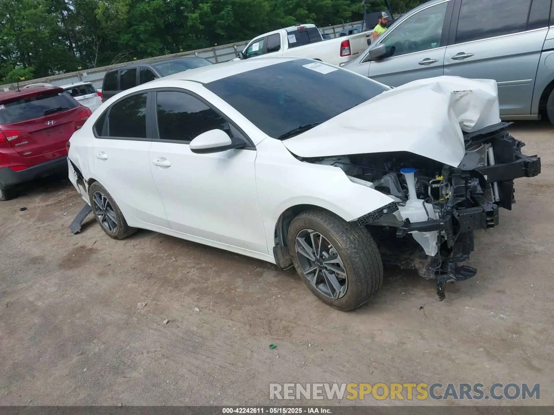 1 fotografías del automóvil dañado 3KPF24AD7PE641760 KIA FORTE 2023