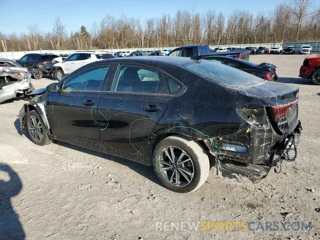 2 fotografías del automóvil dañado 3KPF24AD7PE662933 KIA FORTE 2023