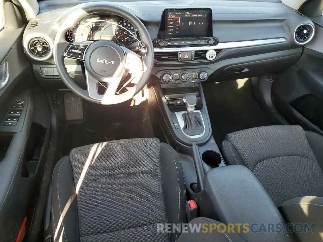 8 fotografías del automóvil dañado 3KPF24AD7PE662933 KIA FORTE 2023