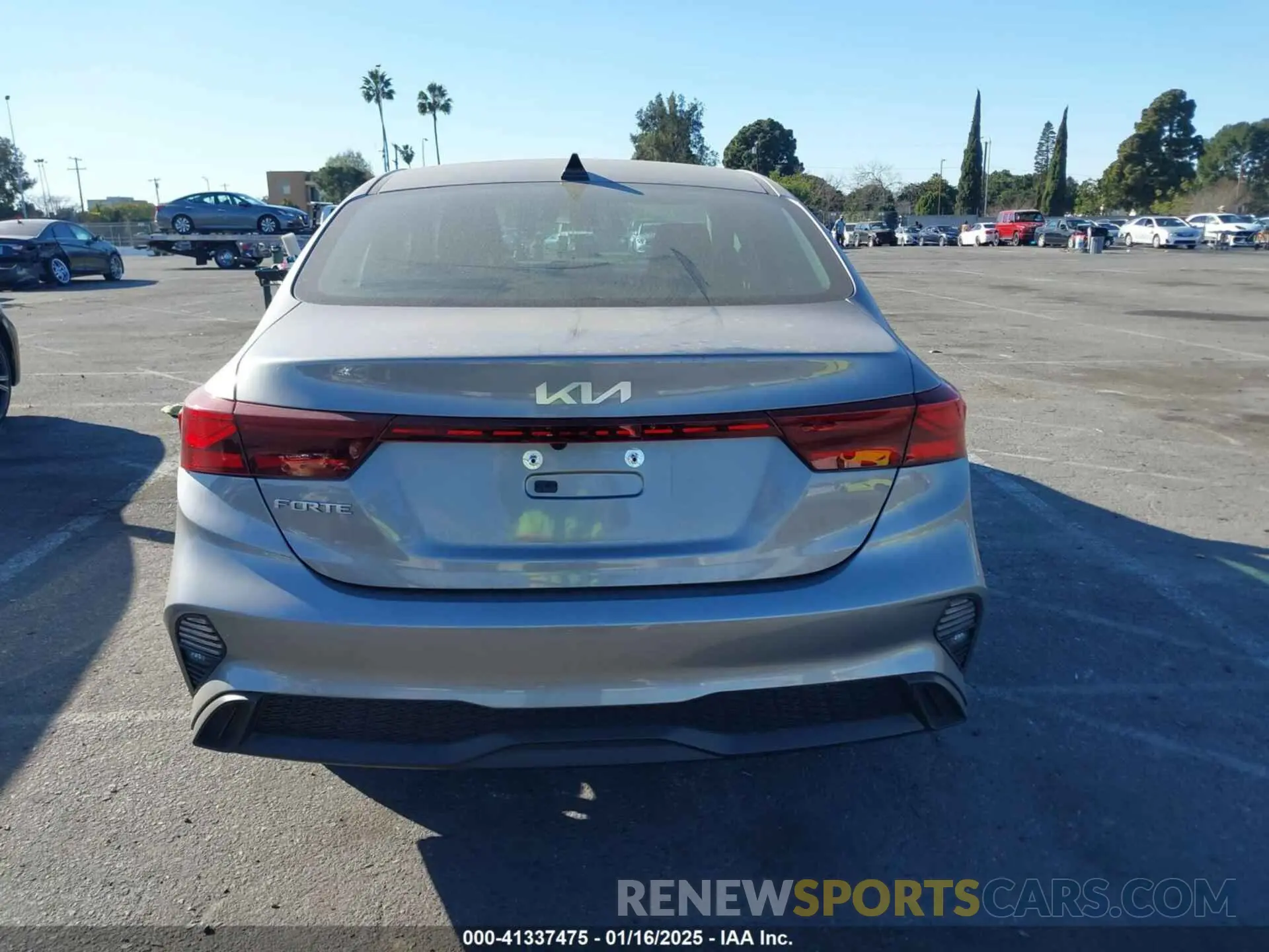 17 fotografías del automóvil dañado 3KPF24AD7PE665265 KIA FORTE 2023