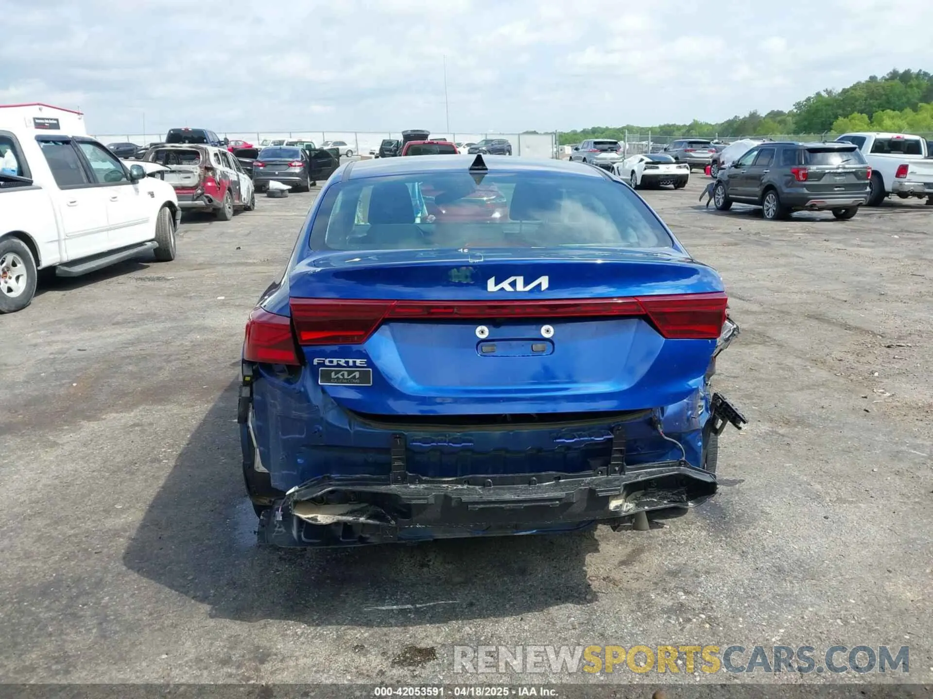 17 fotografías del automóvil dañado 3KPF24AD7PE682132 KIA FORTE 2023