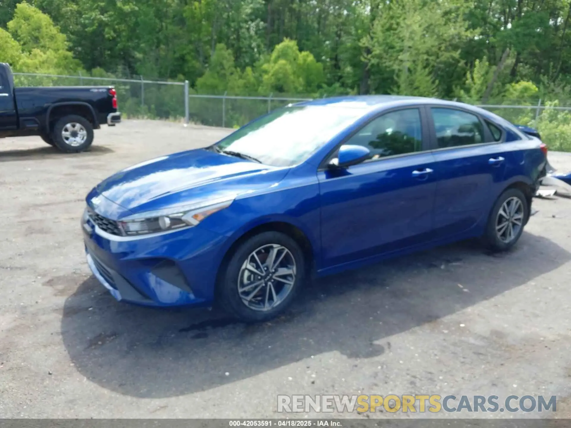 2 fotografías del automóvil dañado 3KPF24AD7PE682132 KIA FORTE 2023