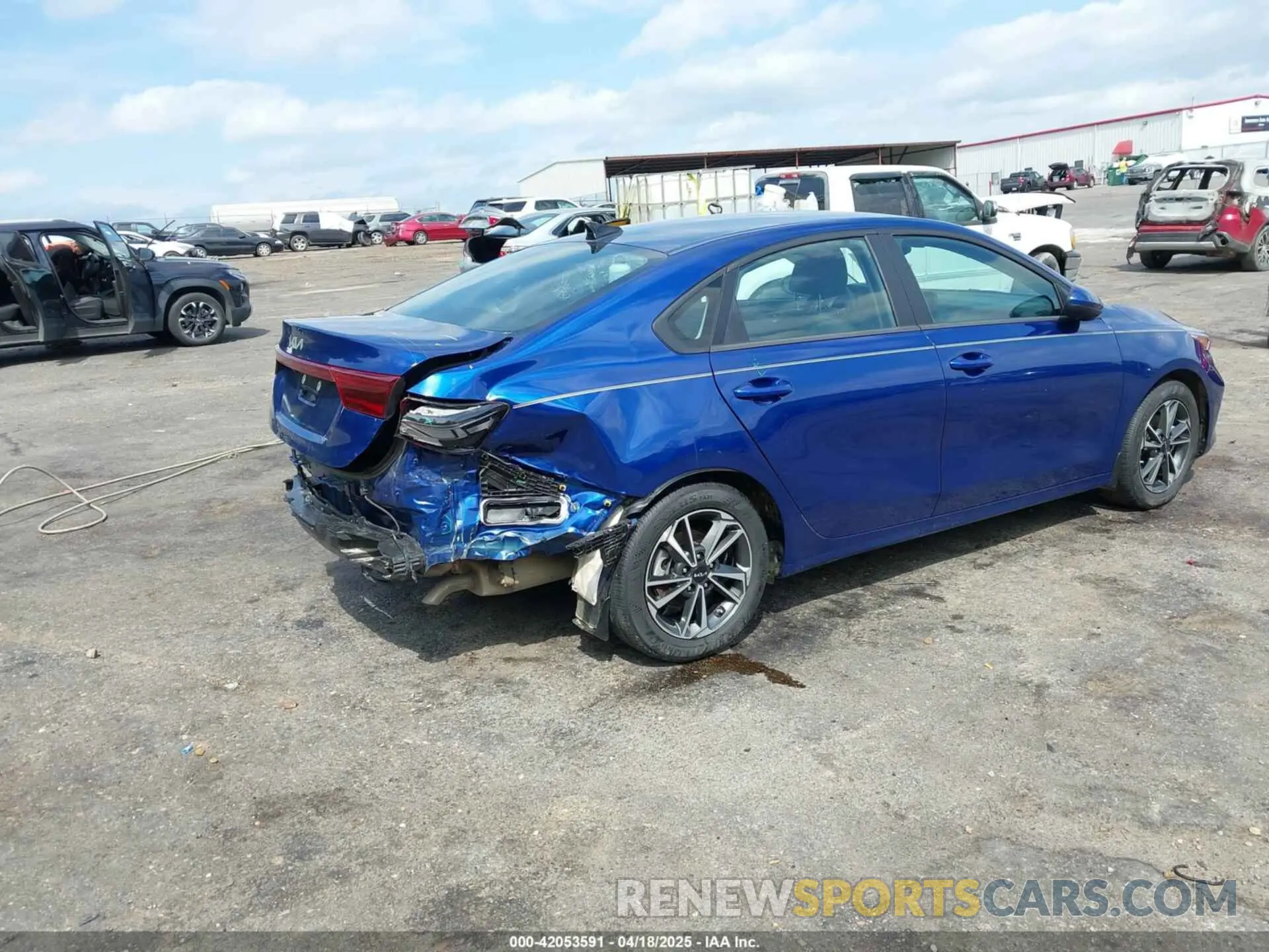 4 fotografías del automóvil dañado 3KPF24AD7PE682132 KIA FORTE 2023