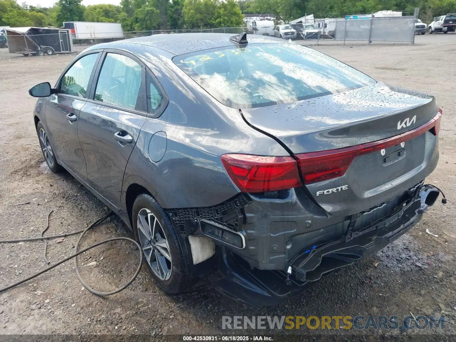 3 fotografías del automóvil dañado 3KPF24AD7PE693390 KIA FORTE 2023