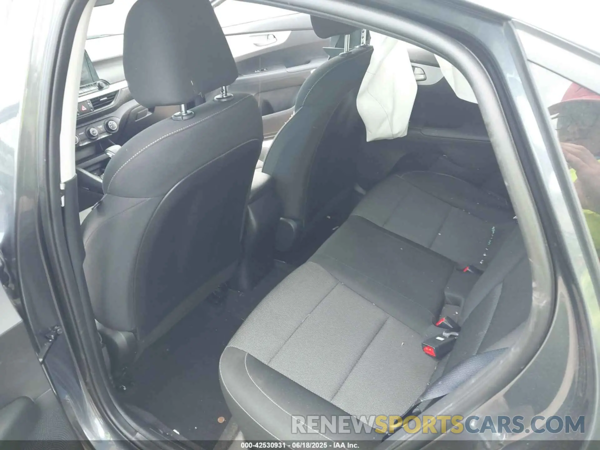 8 fotografías del automóvil dañado 3KPF24AD7PE693390 KIA FORTE 2023