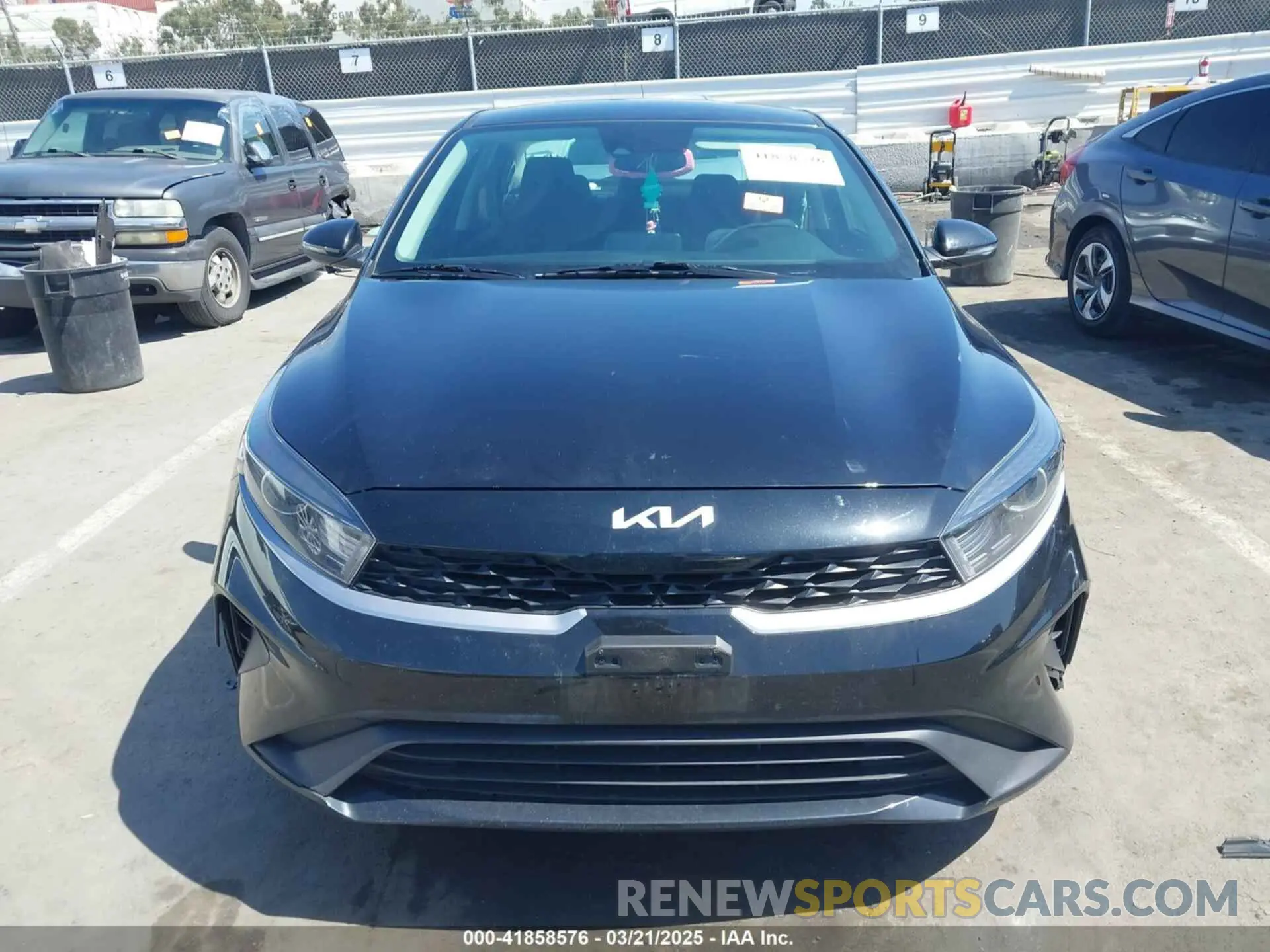 12 fotografías del automóvil dañado 3KPF24AD8PE512846 KIA FORTE 2023