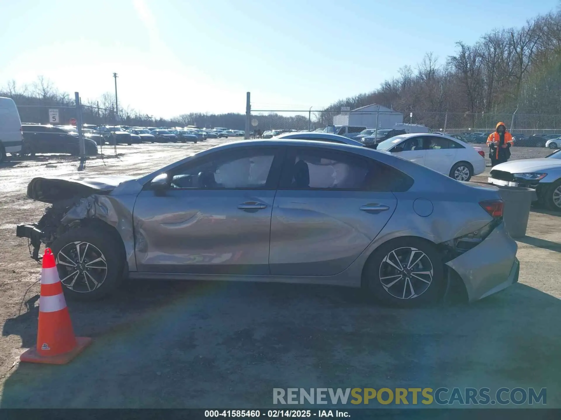 14 fotografías del automóvil dañado 3KPF24AD8PE521711 KIA FORTE 2023