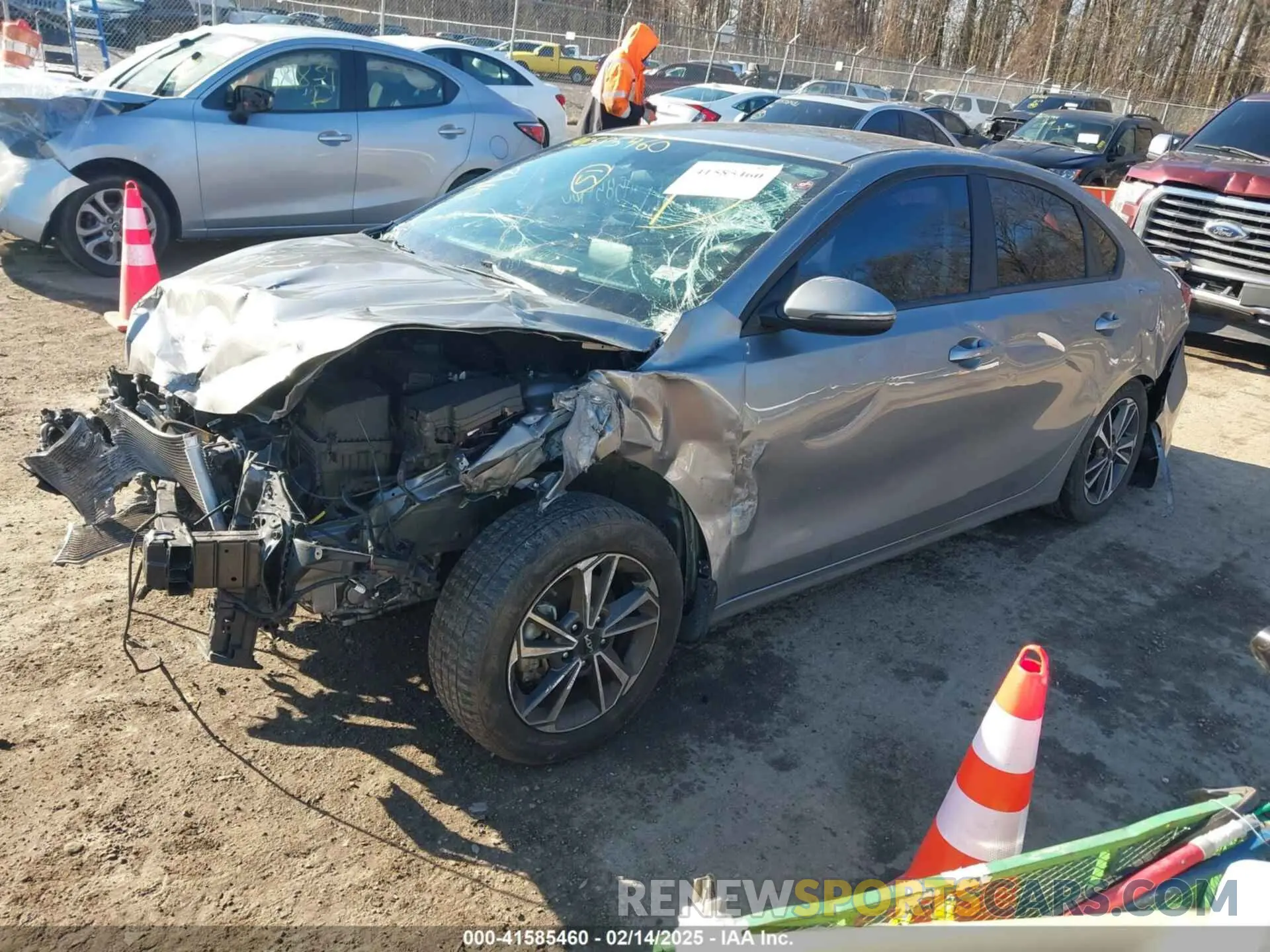 2 fotografías del automóvil dañado 3KPF24AD8PE521711 KIA FORTE 2023