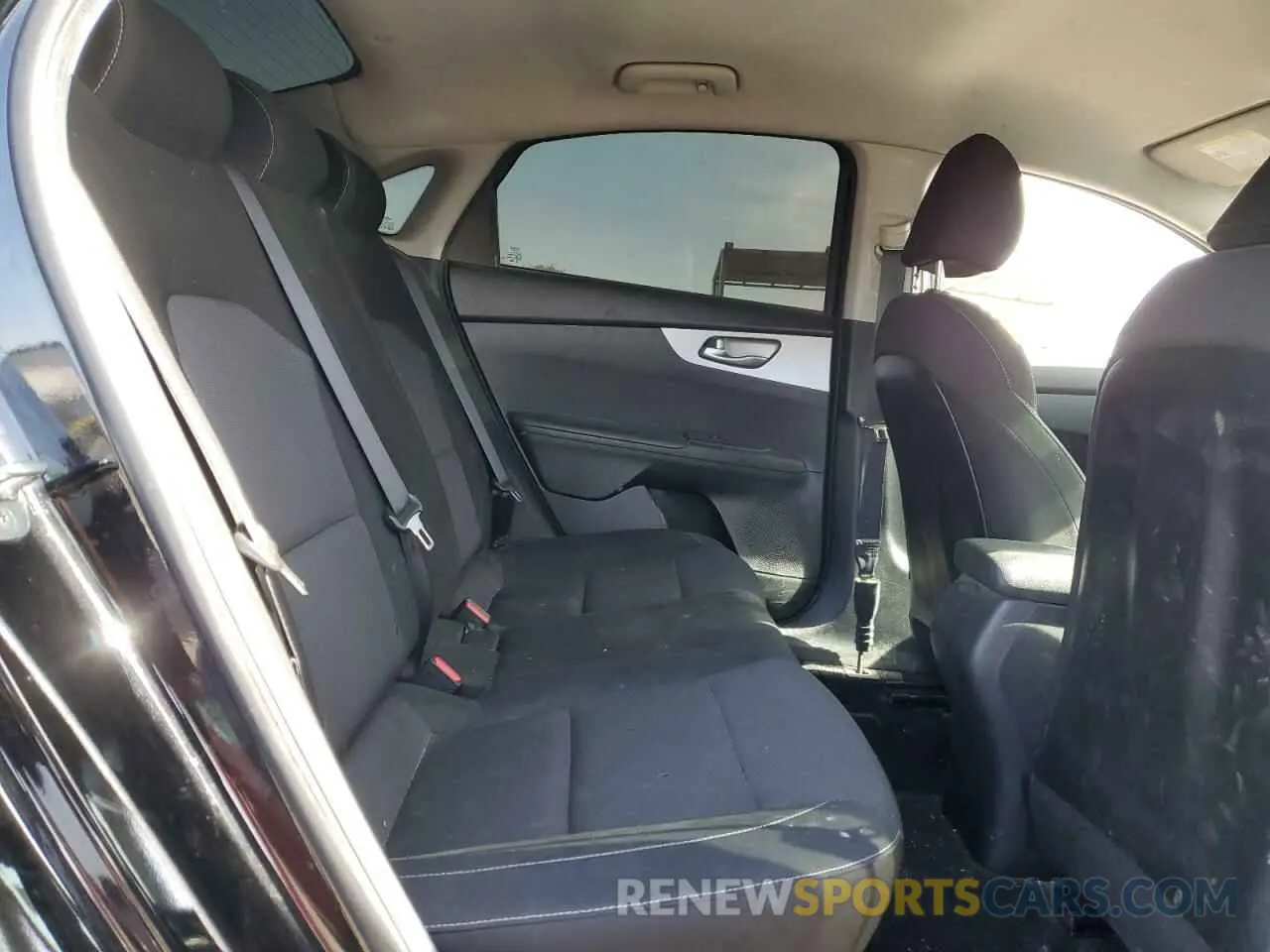 10 fotografías del automóvil dañado 3KPF24AD8PE556393 KIA FORTE 2023