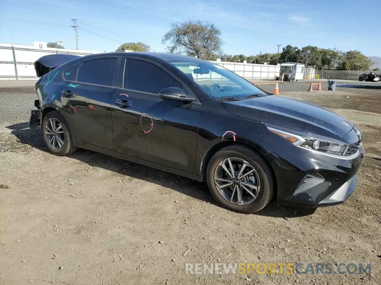 4 fotografías del automóvil dañado 3KPF24AD8PE556393 KIA FORTE 2023