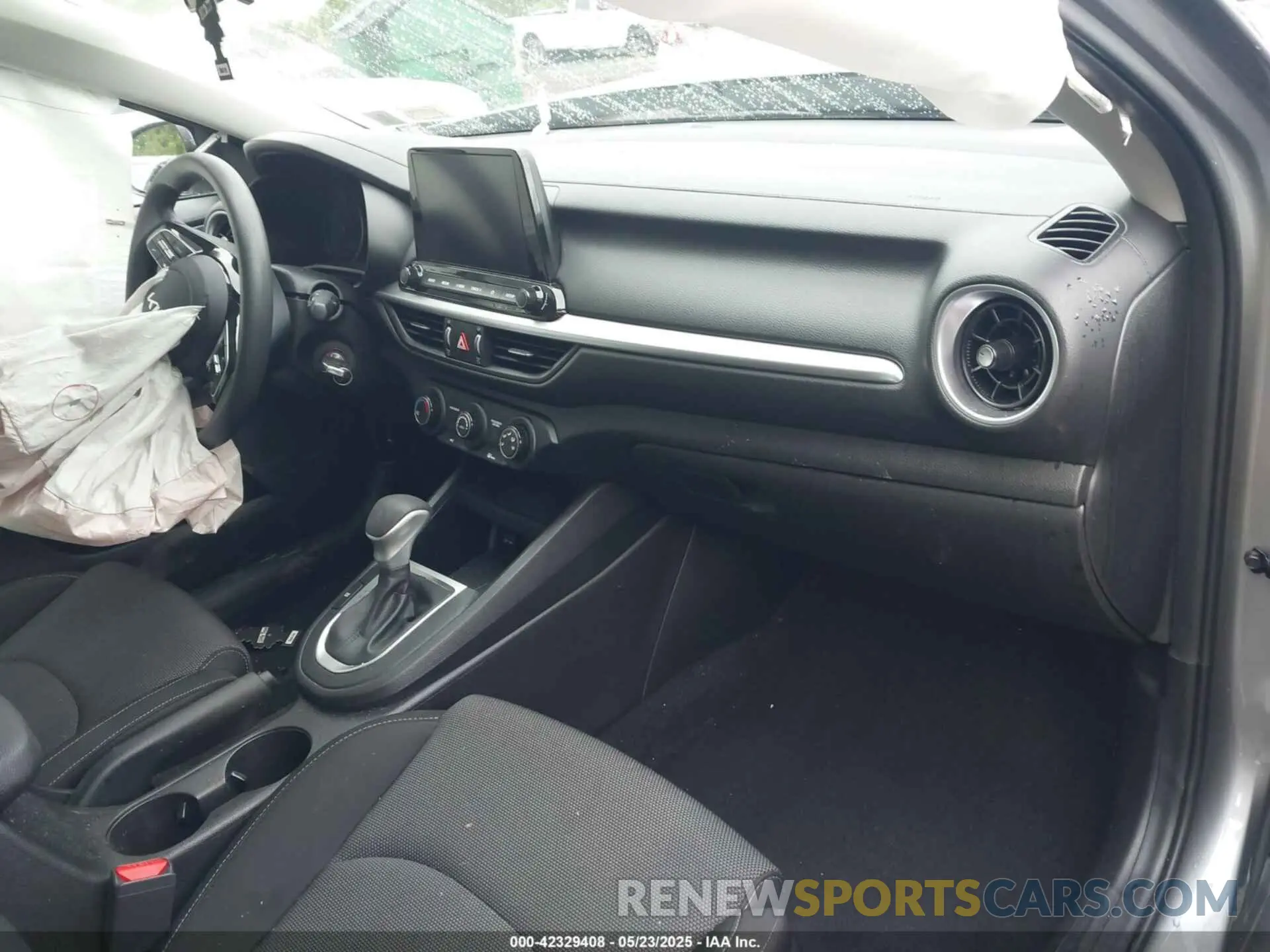 5 fotografías del automóvil dañado 3KPF24AD8PE558676 KIA FORTE 2023
