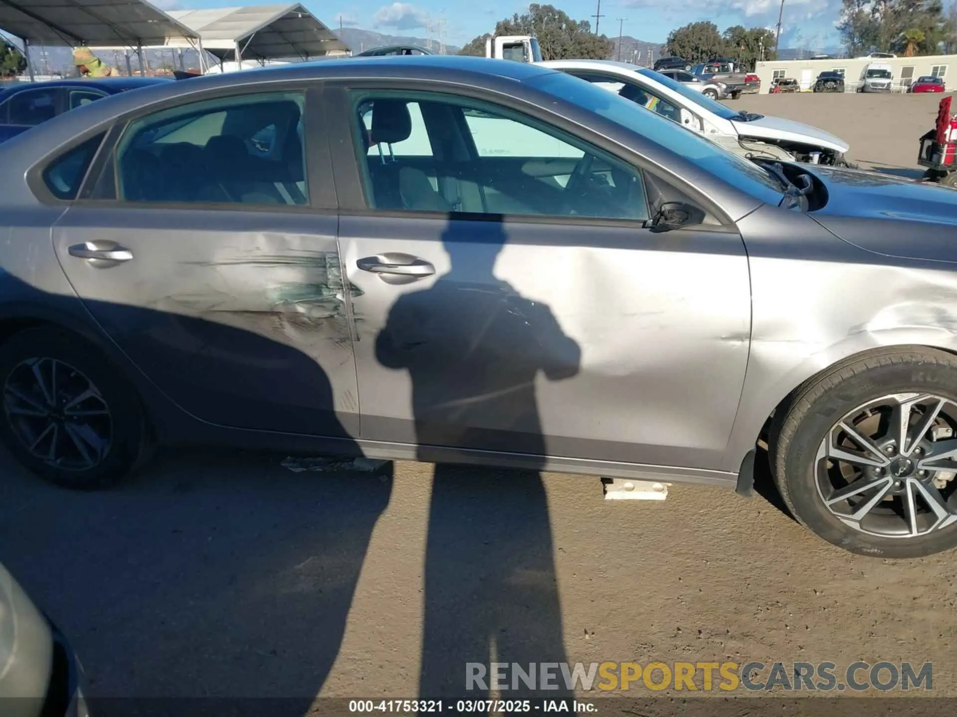 13 fotografías del automóvil dañado 3KPF24AD8PE558760 KIA FORTE 2023
