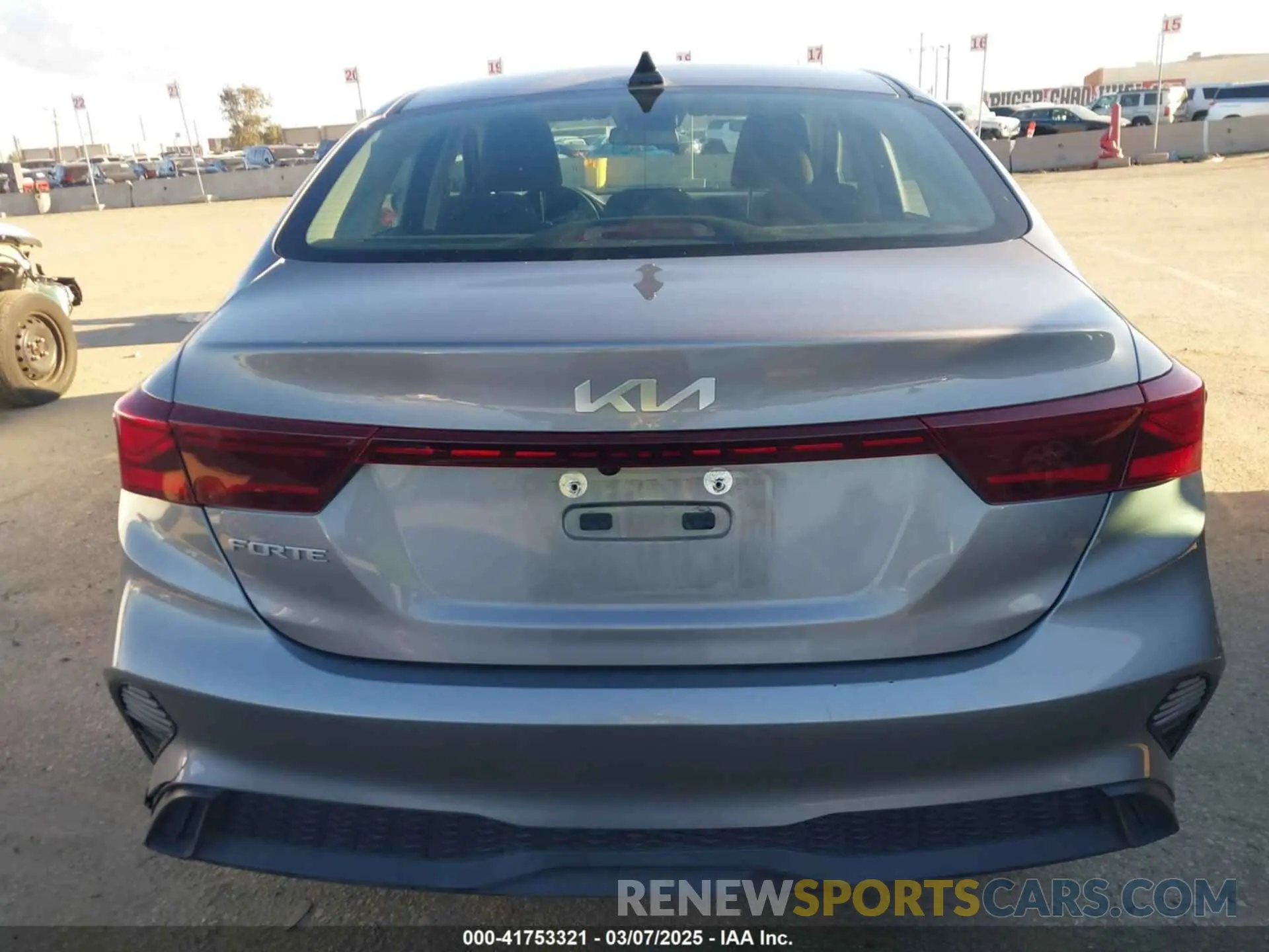 16 fotografías del automóvil dañado 3KPF24AD8PE558760 KIA FORTE 2023