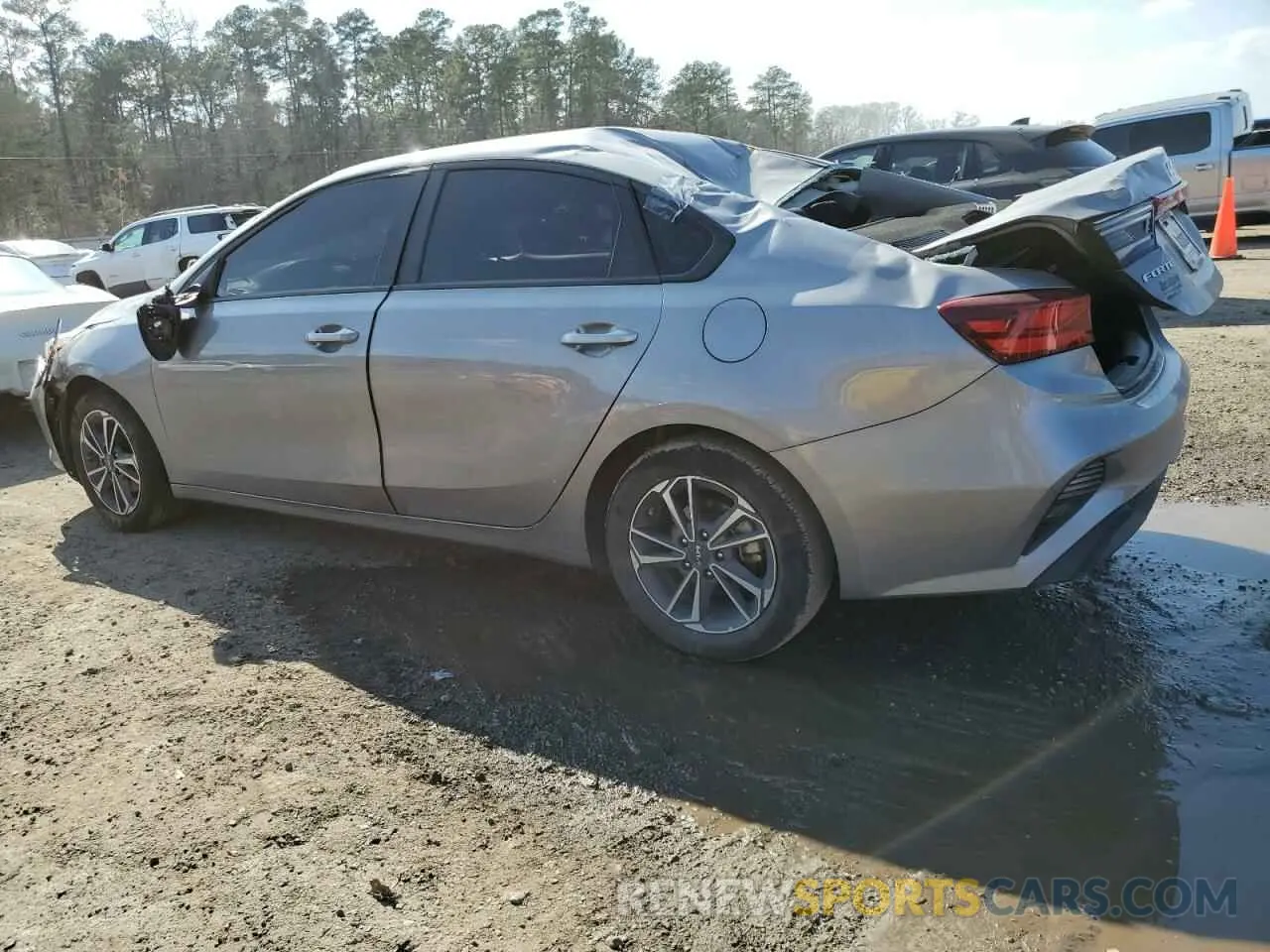 2 fotografías del automóvil dañado 3KPF24AD8PE622862 KIA FORTE 2023