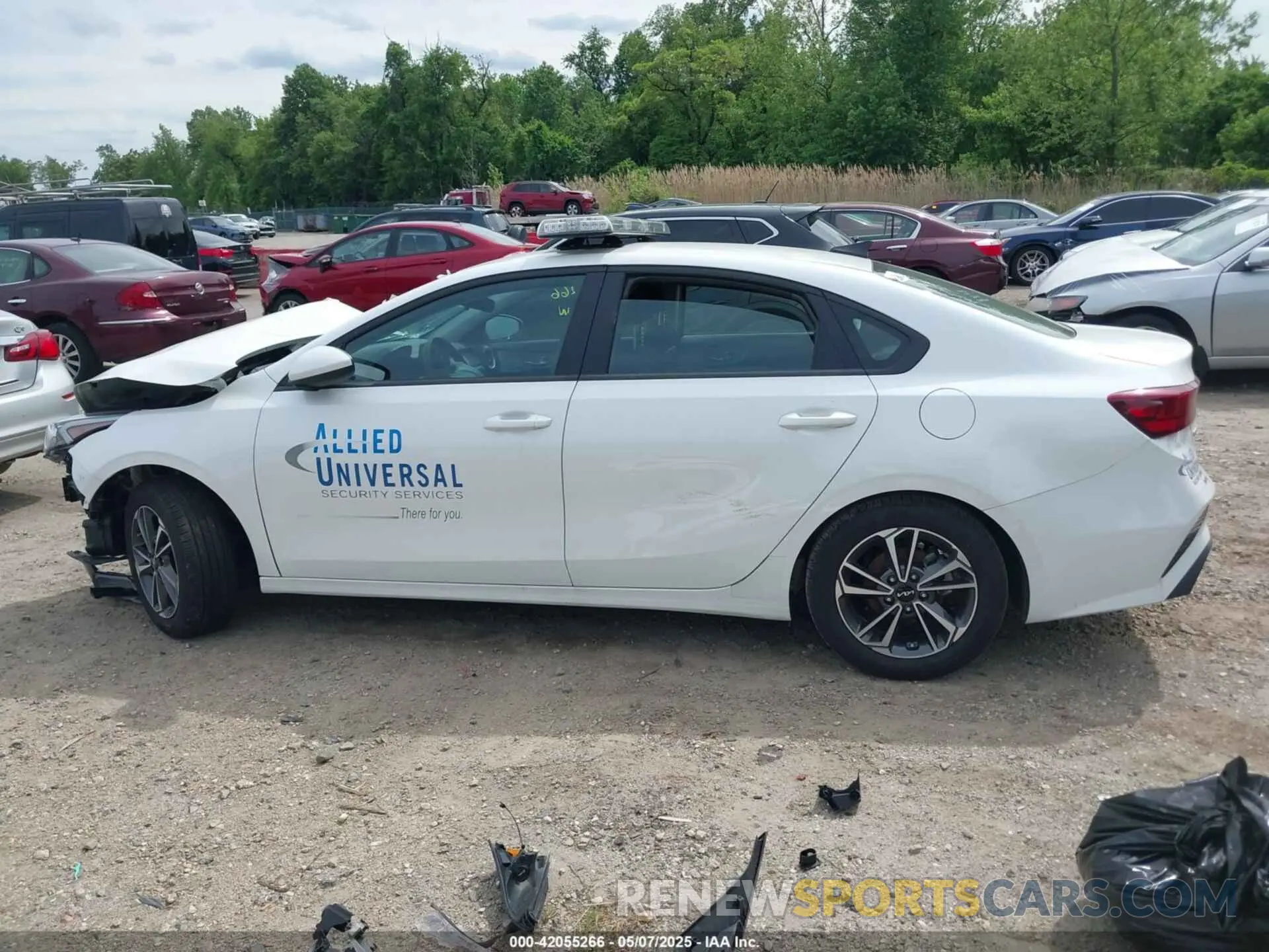 14 fotografías del automóvil dañado 3KPF24AD8PE636700 KIA FORTE 2023