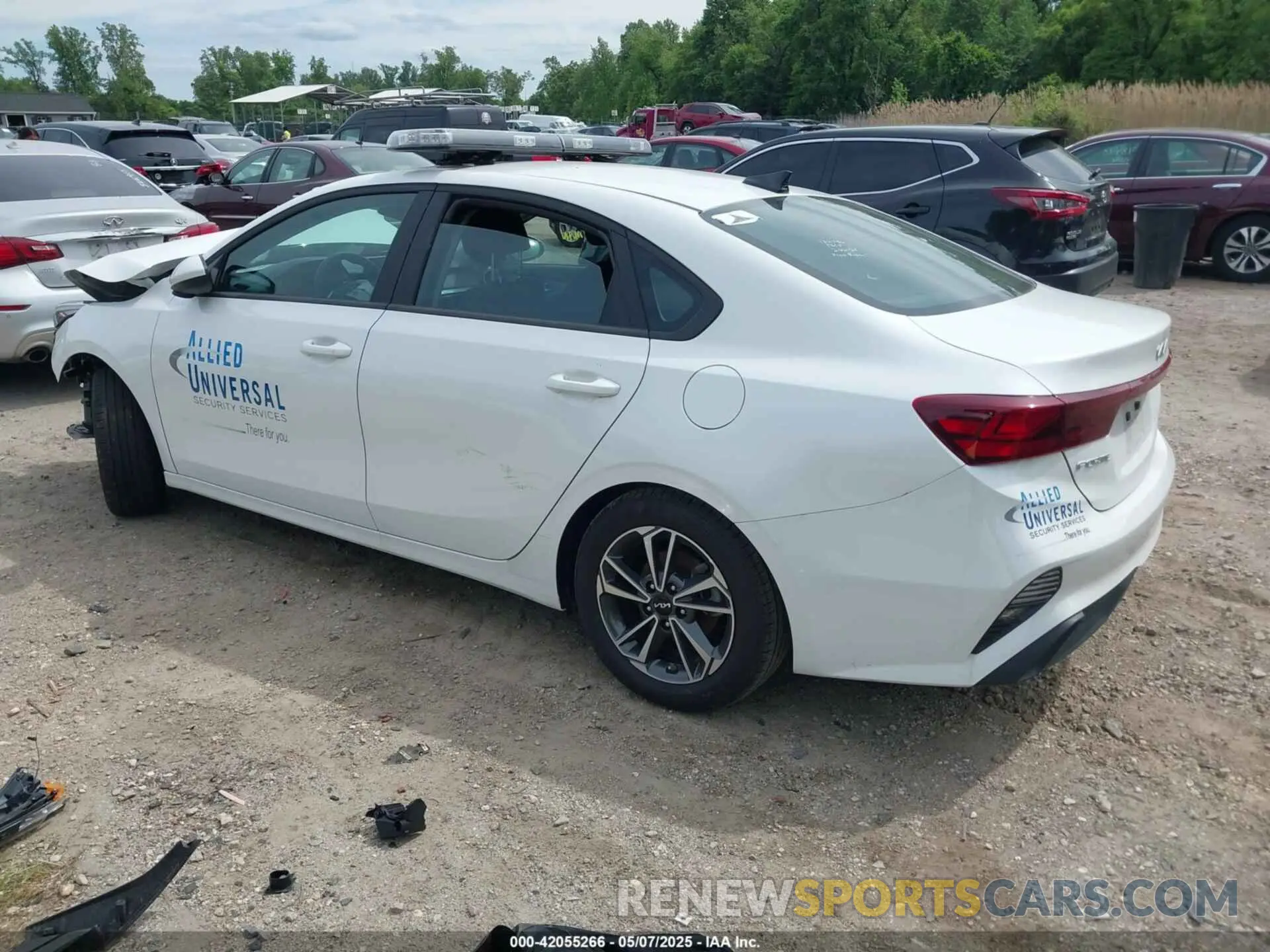 3 fotografías del automóvil dañado 3KPF24AD8PE636700 KIA FORTE 2023