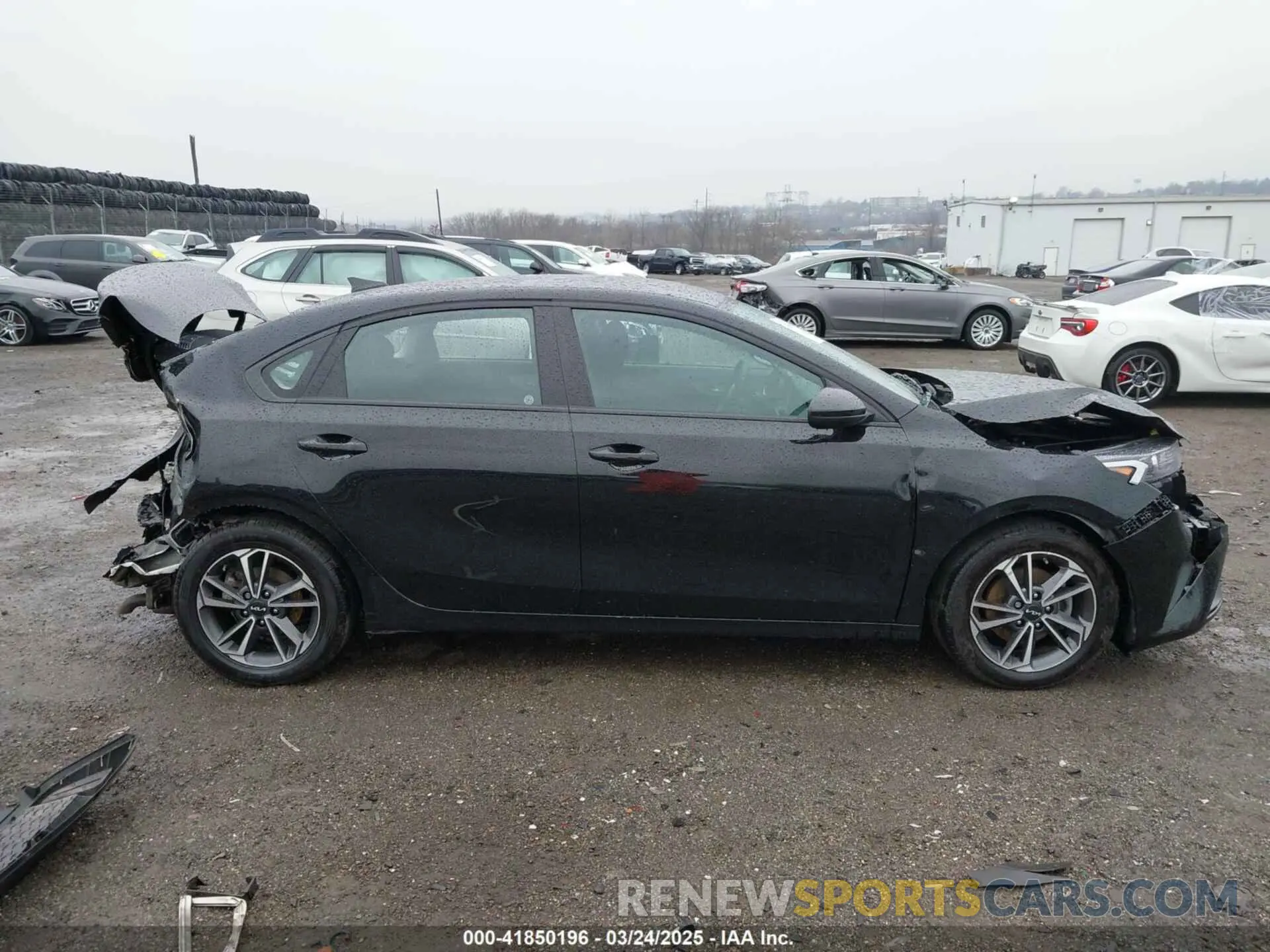 14 fotografías del automóvil dañado 3KPF24AD8PE662939 KIA FORTE 2023