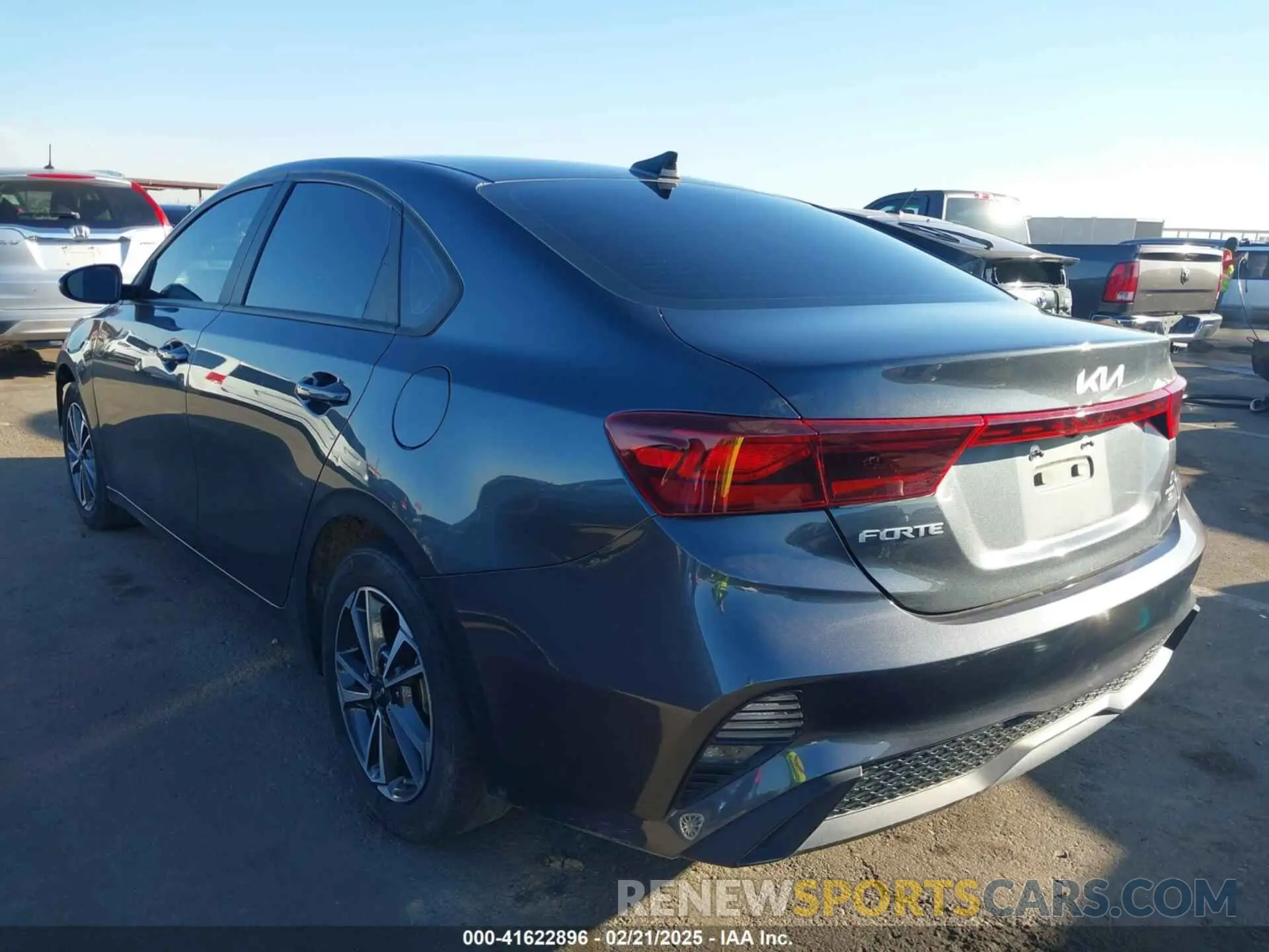 3 fotografías del automóvil dañado 3KPF24AD8PE681457 KIA FORTE 2023