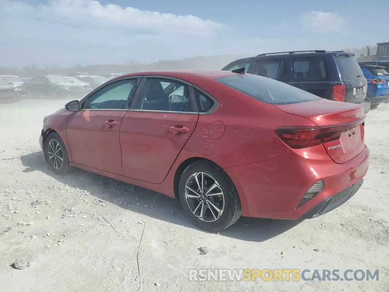 2 fotografías del automóvil dañado 3KPF24AD8PE681877 KIA FORTE 2023