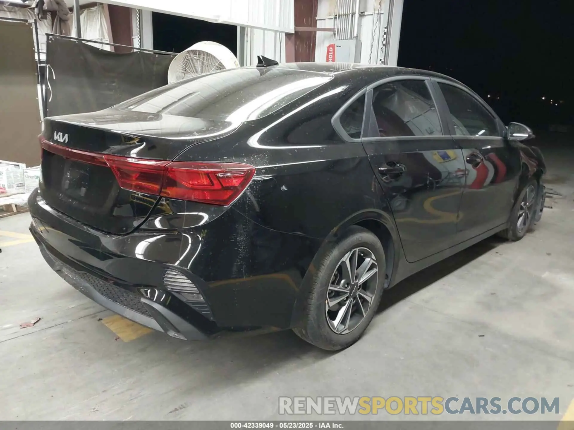 4 fotografías del automóvil dañado 3KPF24AD8PE682060 KIA FORTE 2023