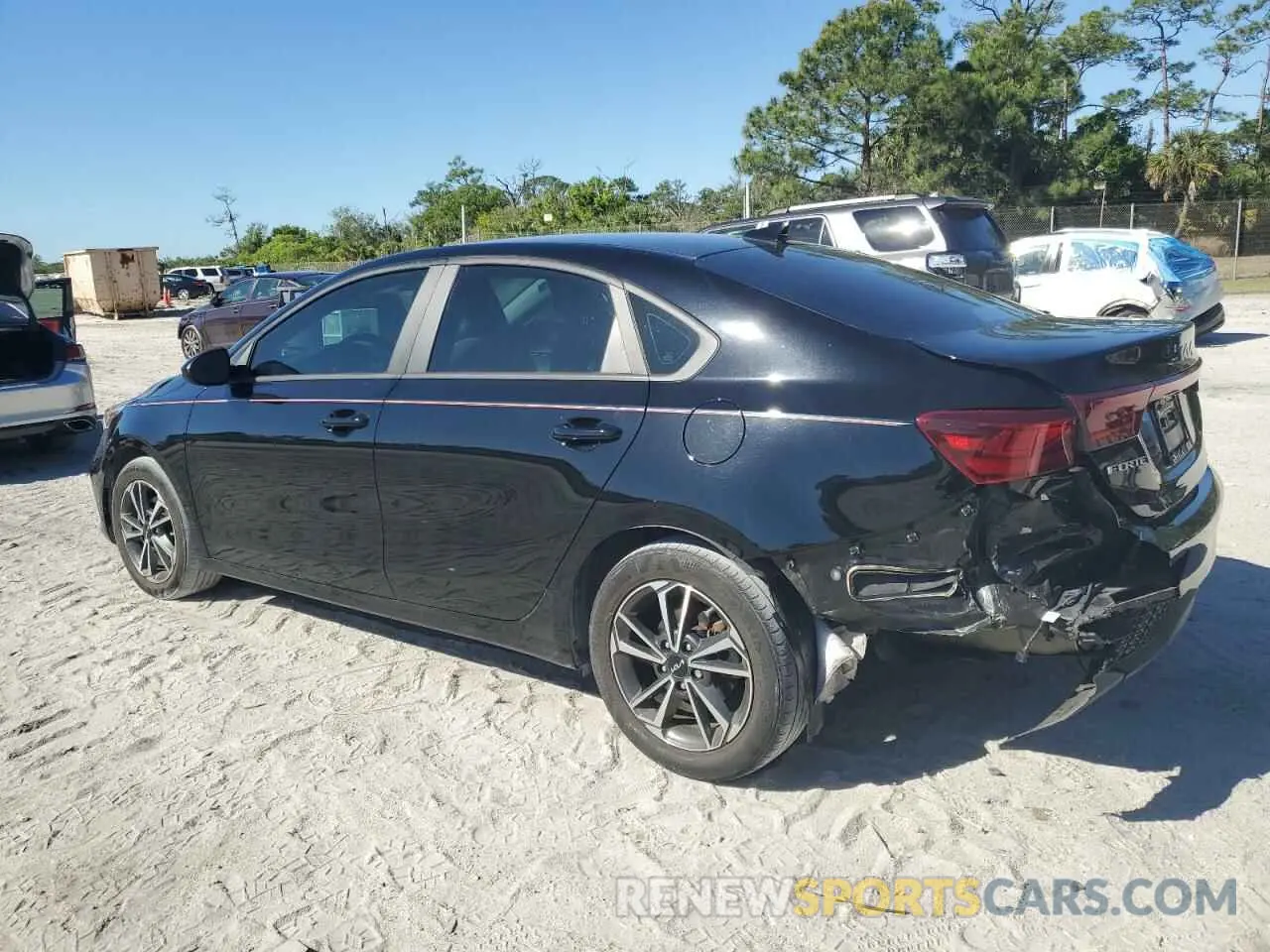 2 fotografías del automóvil dañado 3KPF24AD9PE505842 KIA FORTE 2023