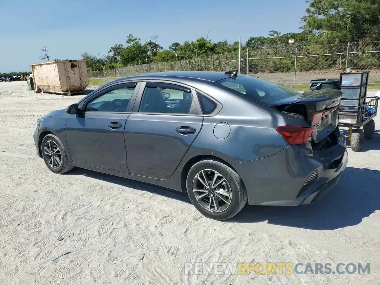2 fotografías del automóvil dañado 3KPF24AD9PE554393 KIA FORTE 2023