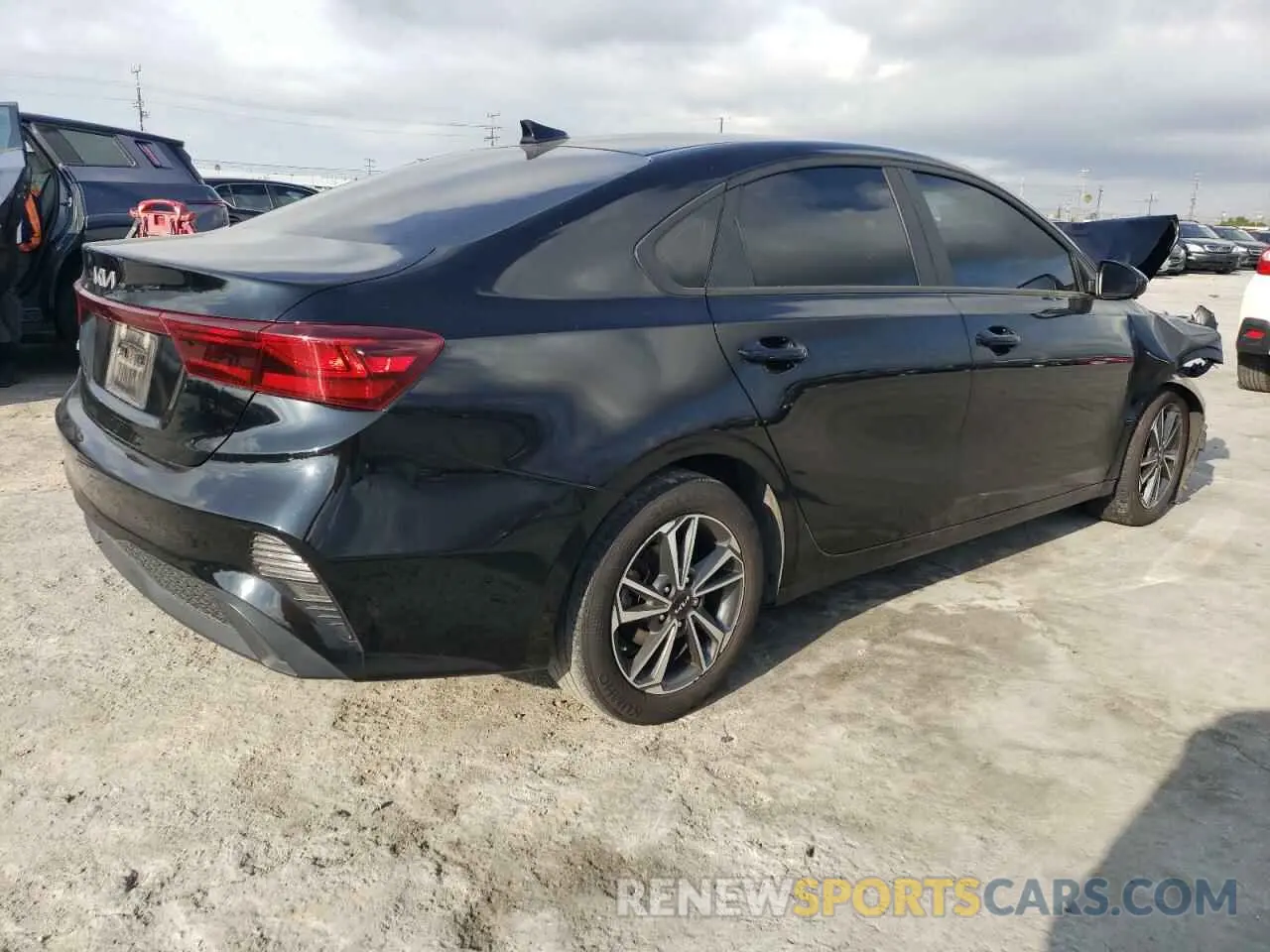 3 fotografías del automóvil dañado 3KPF24AD9PE603513 KIA FORTE 2023