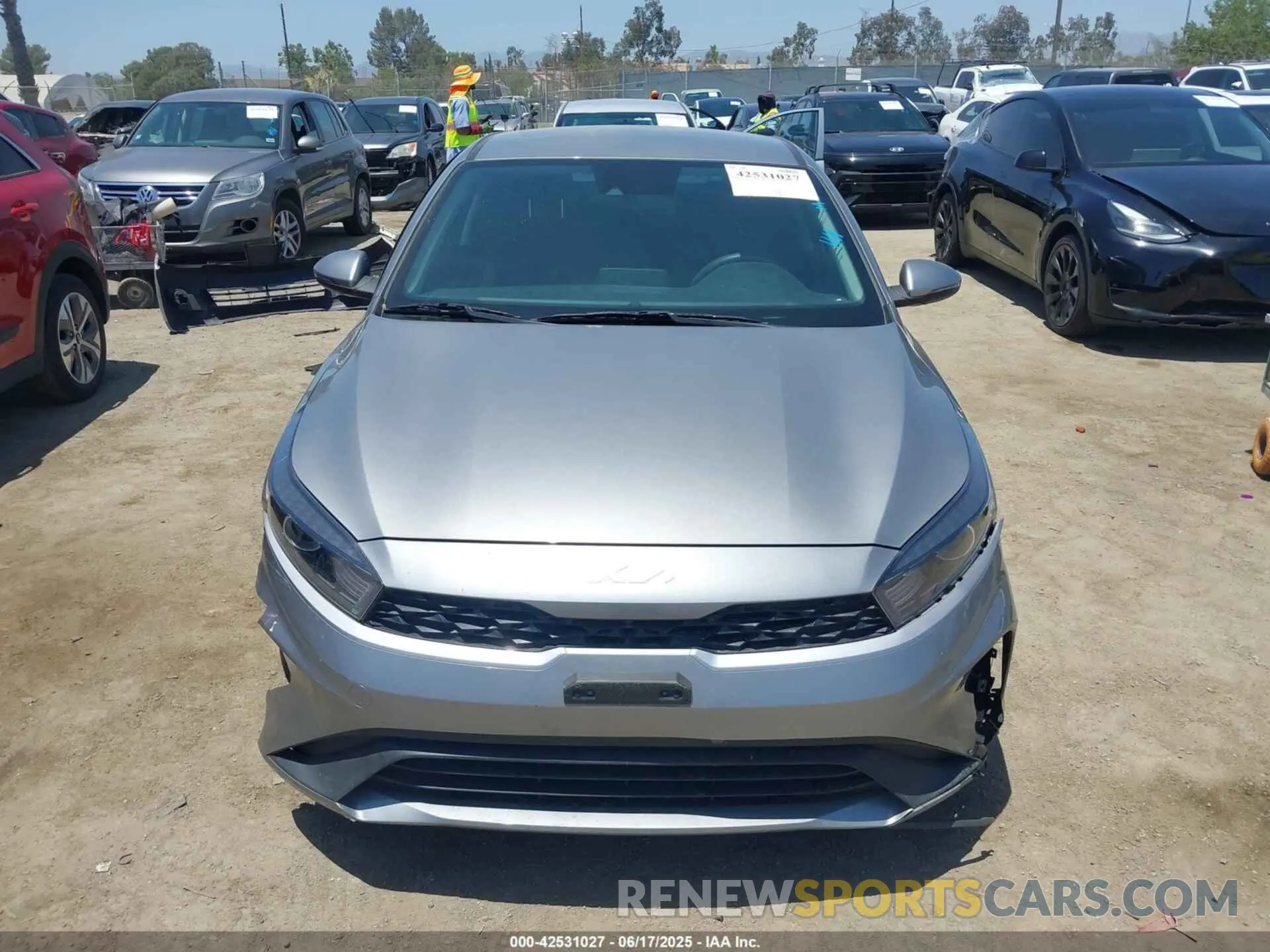 12 fotografías del automóvil dañado 3KPF24AD9PE606962 KIA FORTE 2023