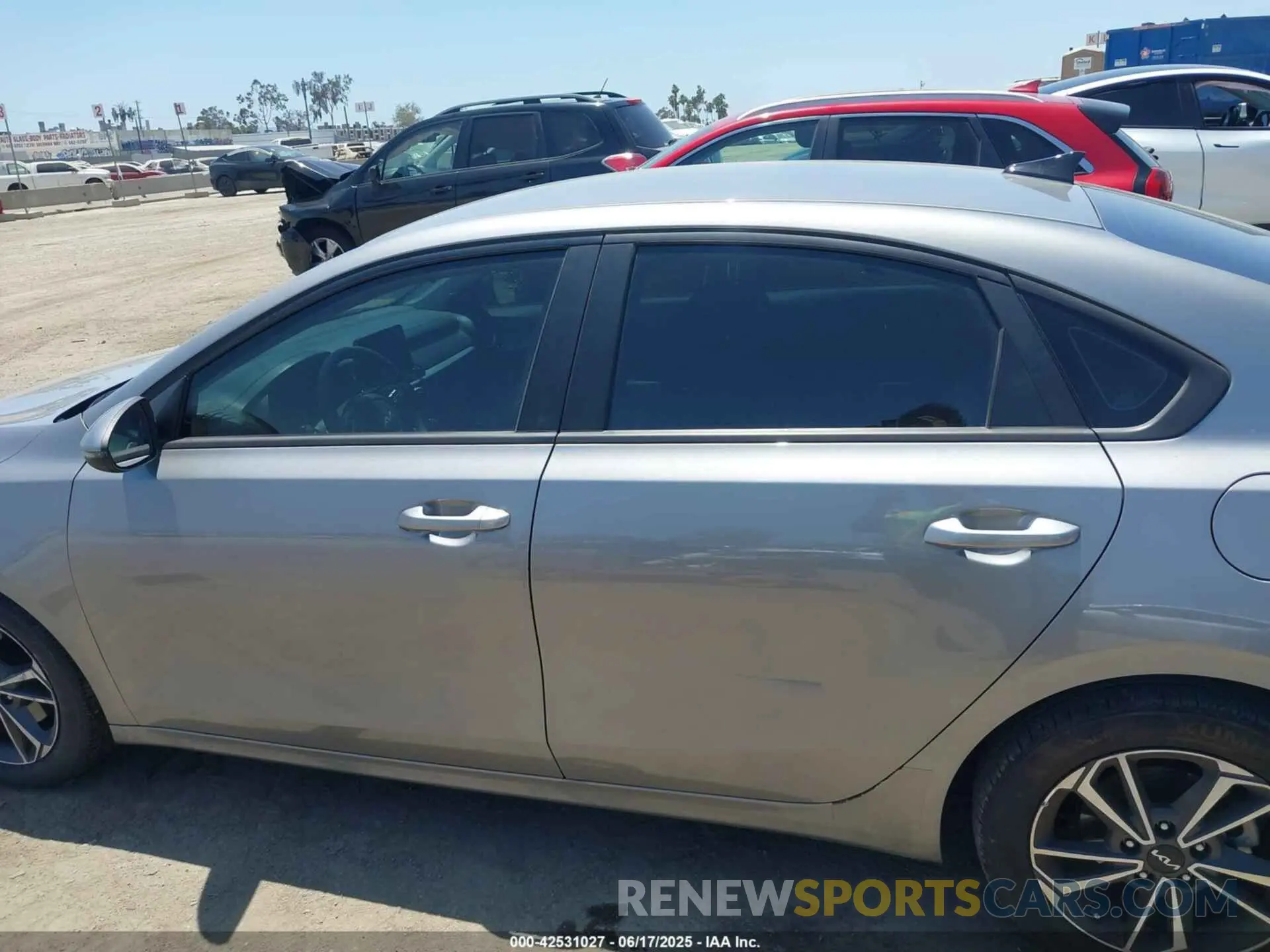 14 fotografías del automóvil dañado 3KPF24AD9PE606962 KIA FORTE 2023