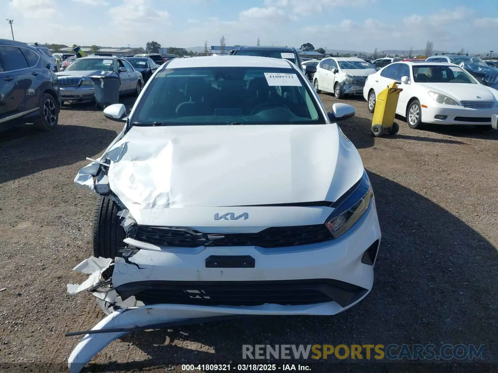 12 fotografías del automóvil dañado 3KPF24AD9PE618769 KIA FORTE 2023