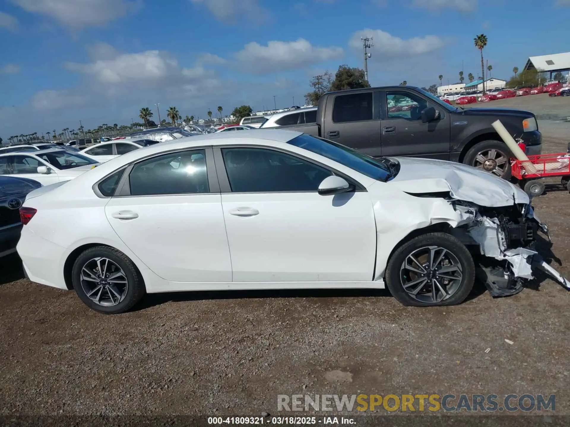 13 fotografías del automóvil dañado 3KPF24AD9PE618769 KIA FORTE 2023