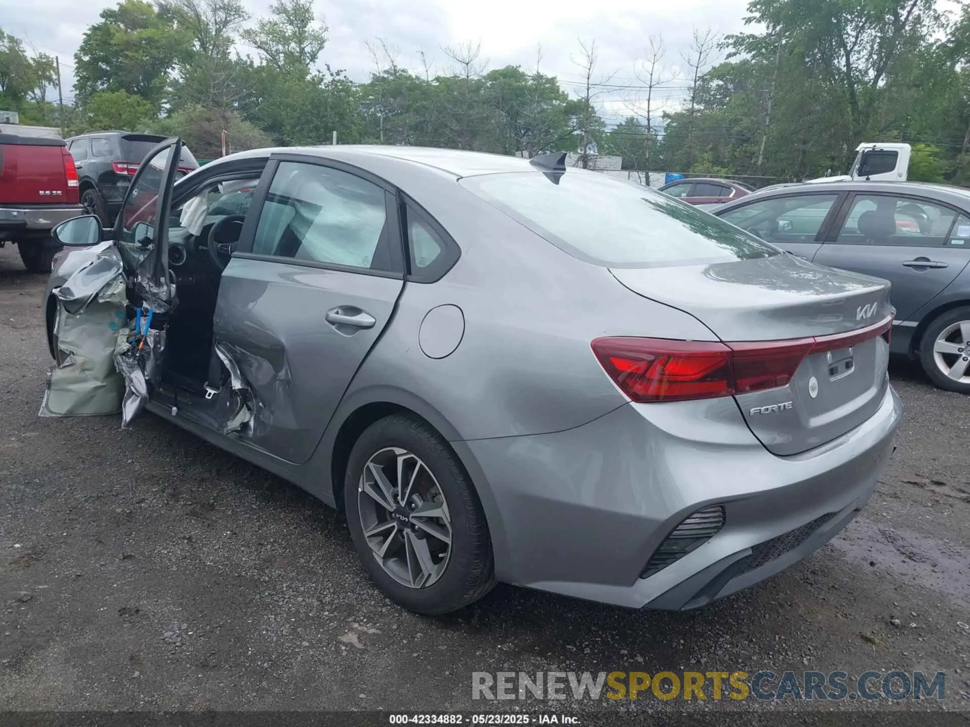3 fotografías del automóvil dañado 3KPF24AD9PE641663 KIA FORTE 2023