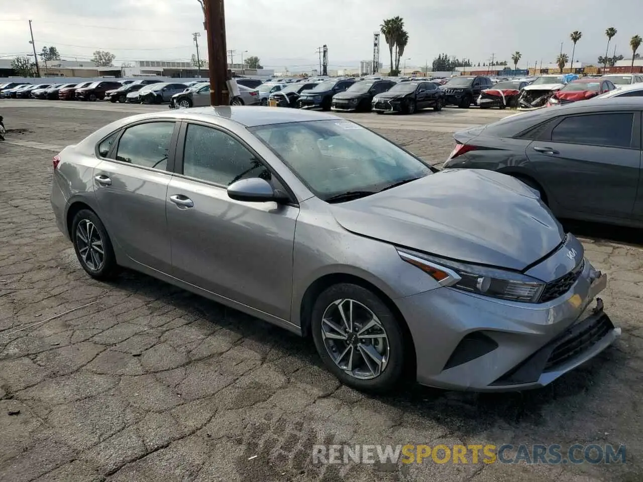 4 fotografías del automóvil dañado 3KPF24AD9PE647706 KIA FORTE 2023