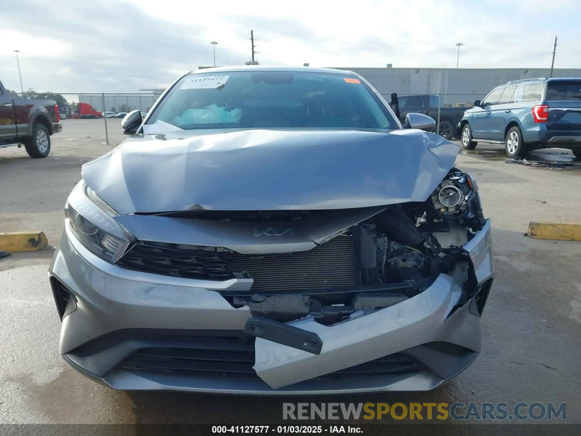 11 fotografías del automóvil dañado 3KPF24AD9PE669012 KIA FORTE 2023