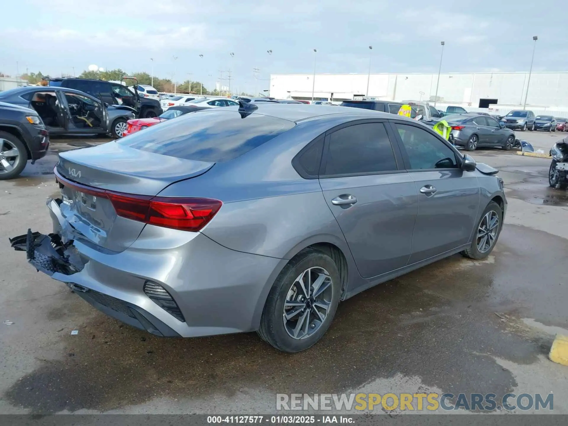 4 fotografías del automóvil dañado 3KPF24AD9PE669012 KIA FORTE 2023