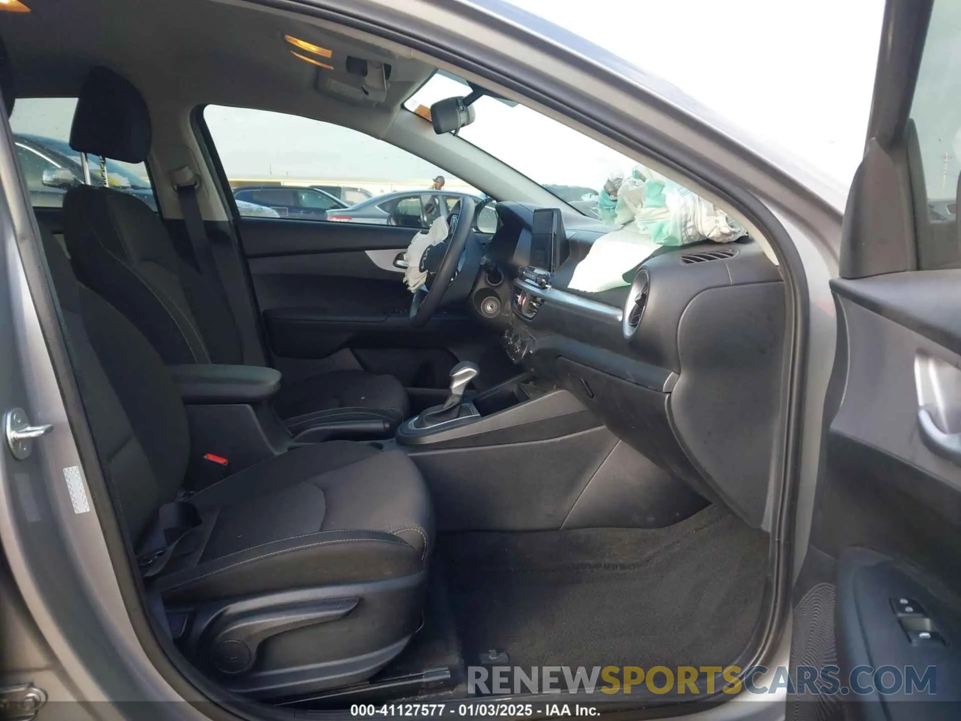 5 fotografías del automóvil dañado 3KPF24AD9PE669012 KIA FORTE 2023
