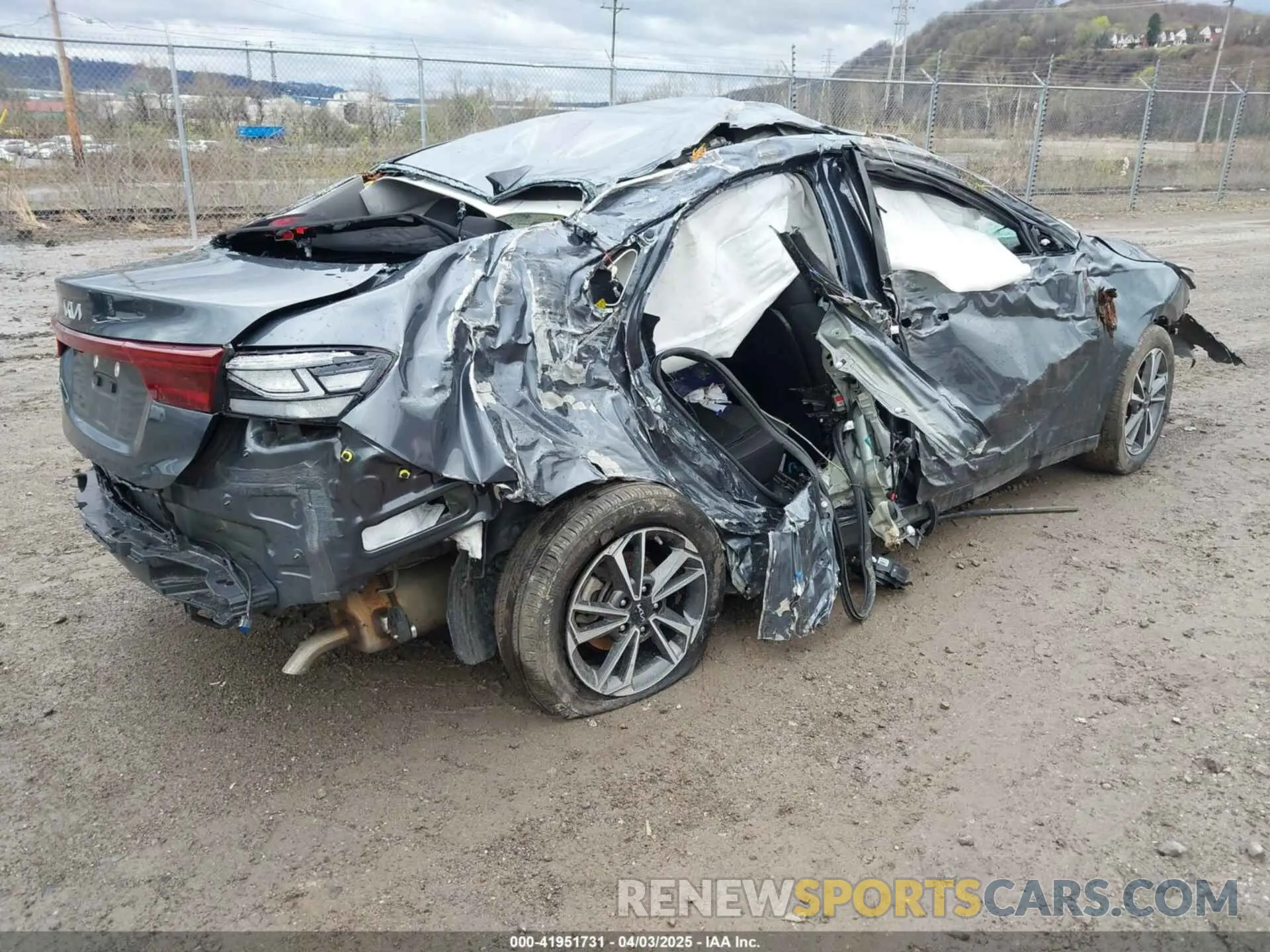 4 fotografías del automóvil dañado 3KPF24AD9PE691284 KIA FORTE 2023
