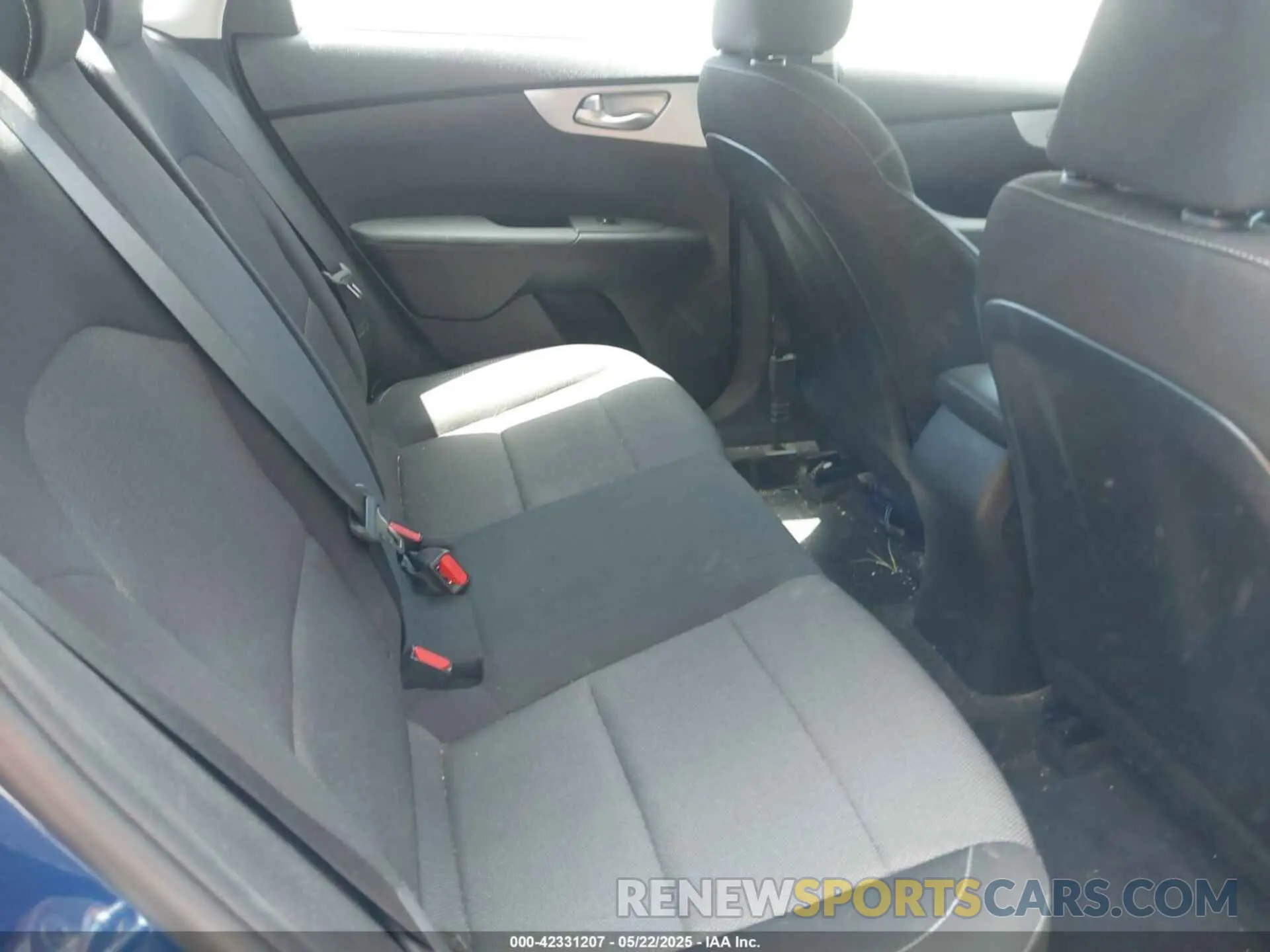 8 fotografías del automóvil dañado 3KPF24ADXPE510855 KIA FORTE 2023