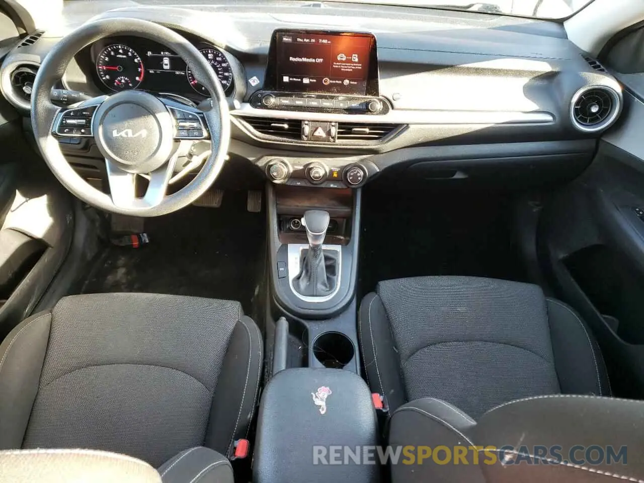 8 fotografías del automóvil dañado 3KPF24ADXPE563121 KIA FORTE 2023